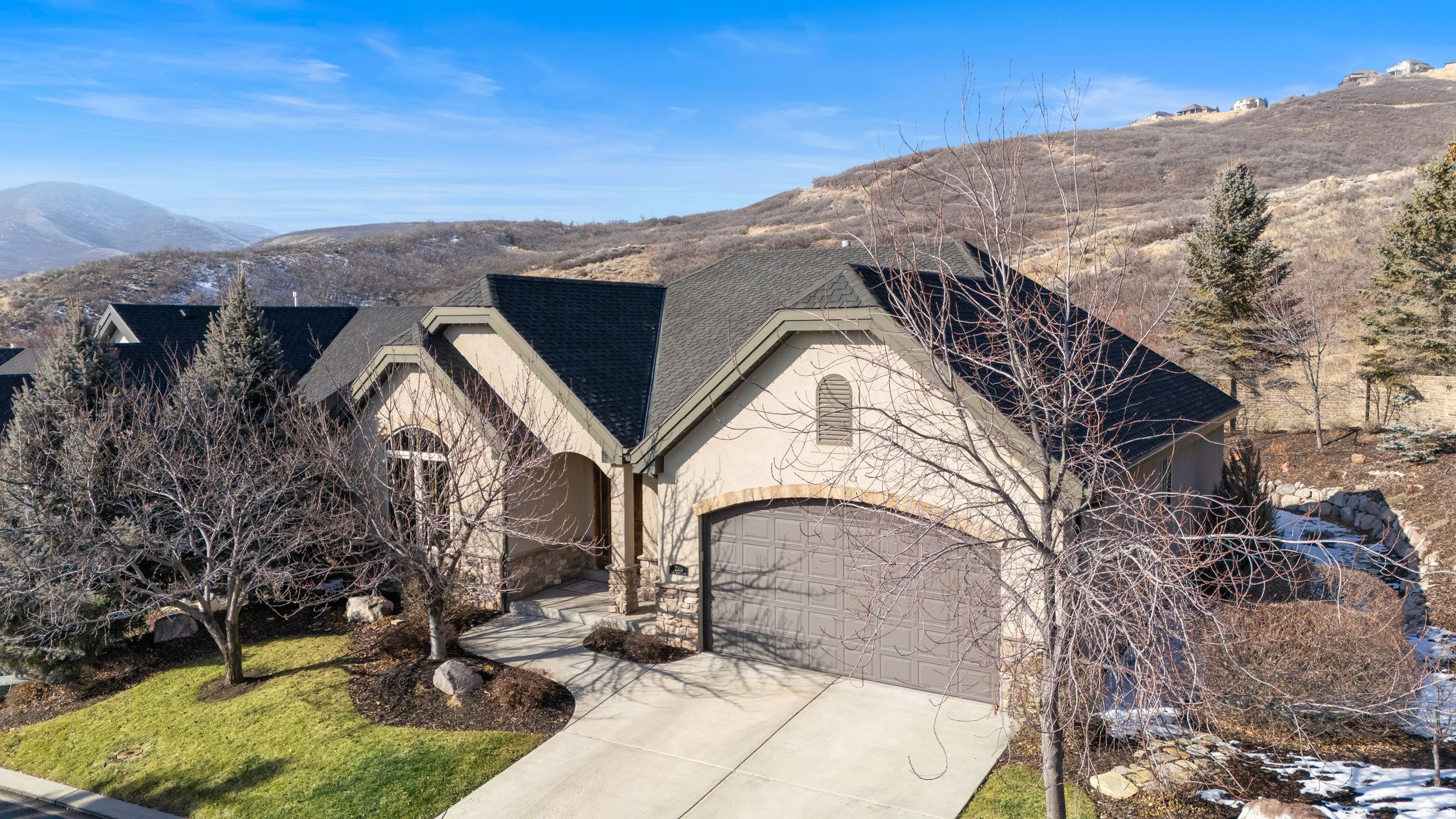 EAGLE CREST - Residential