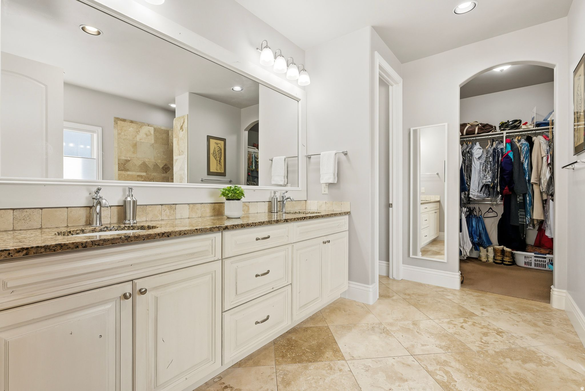 EAGLE CREST - Residential