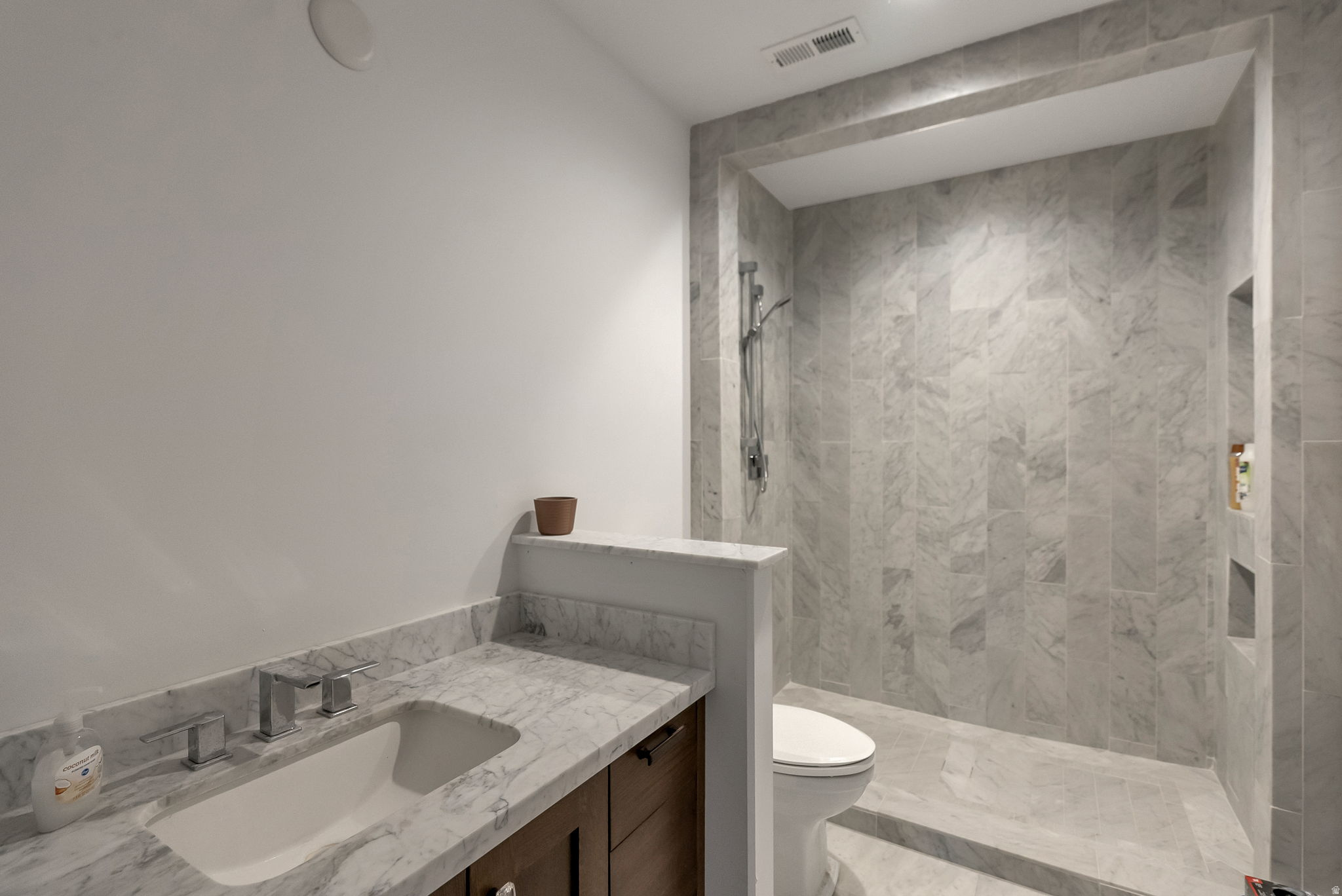 PARADISE COUNTRY EST - Residential