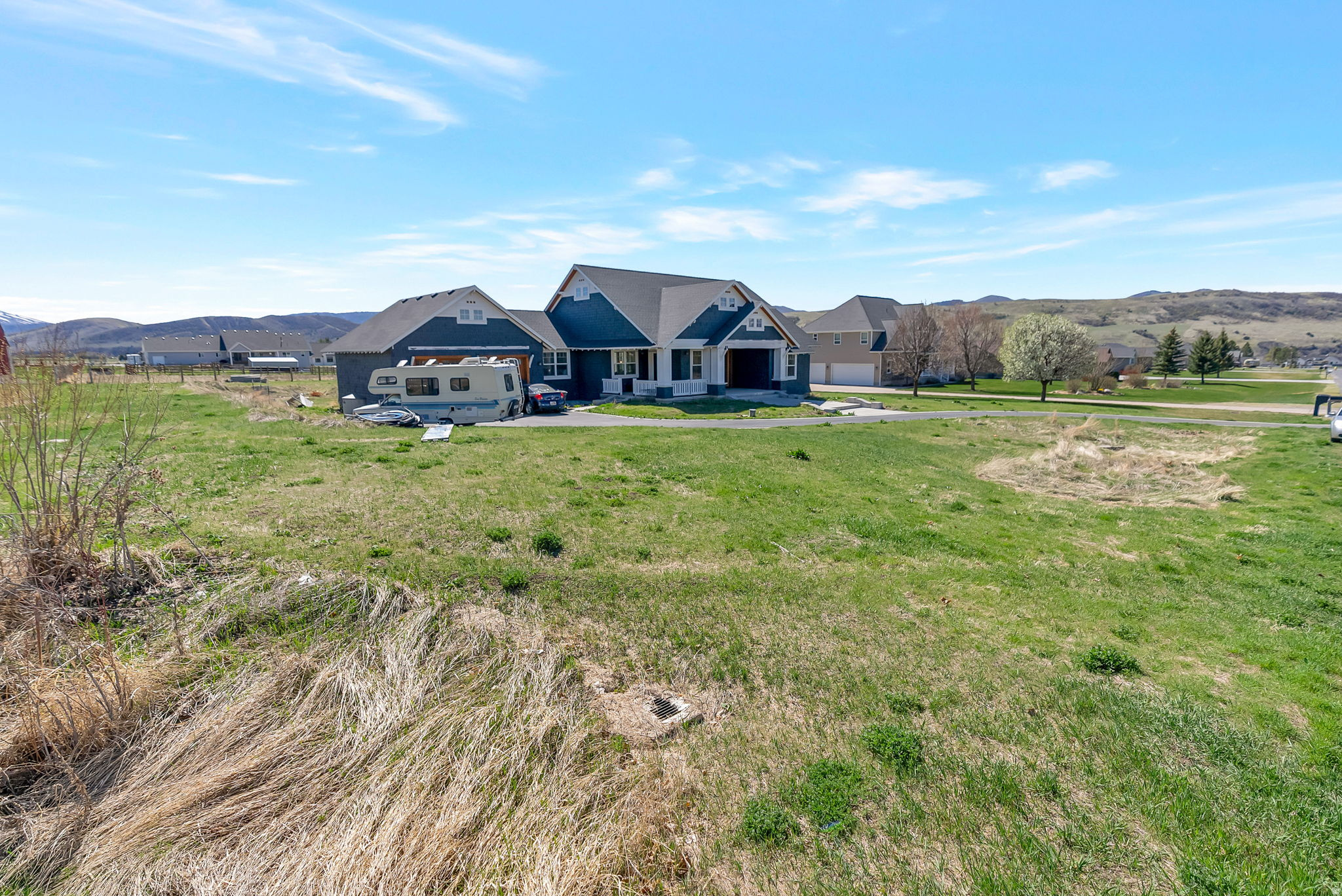 PARADISE COUNTRY EST - Residential