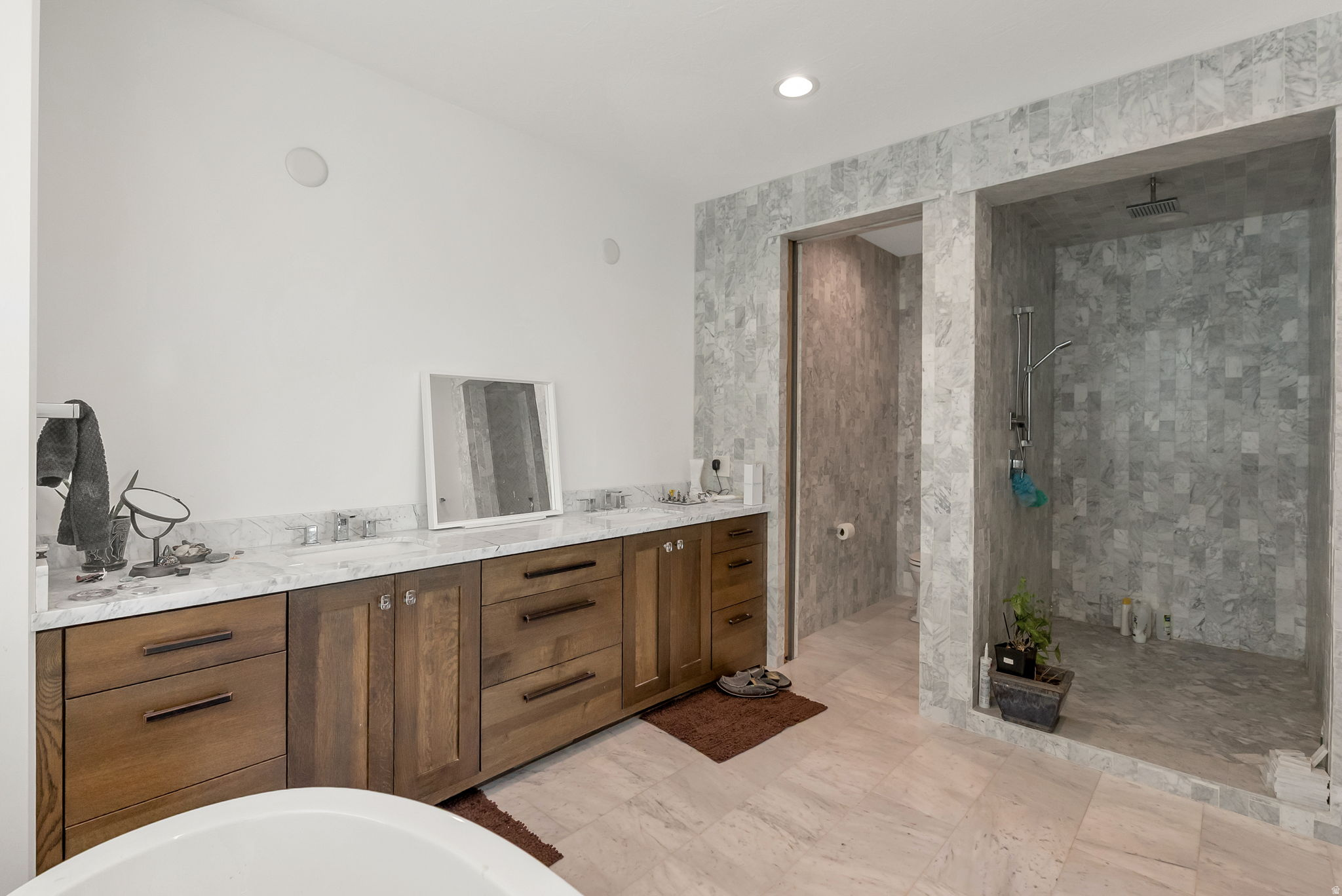 PARADISE COUNTRY EST - Residential