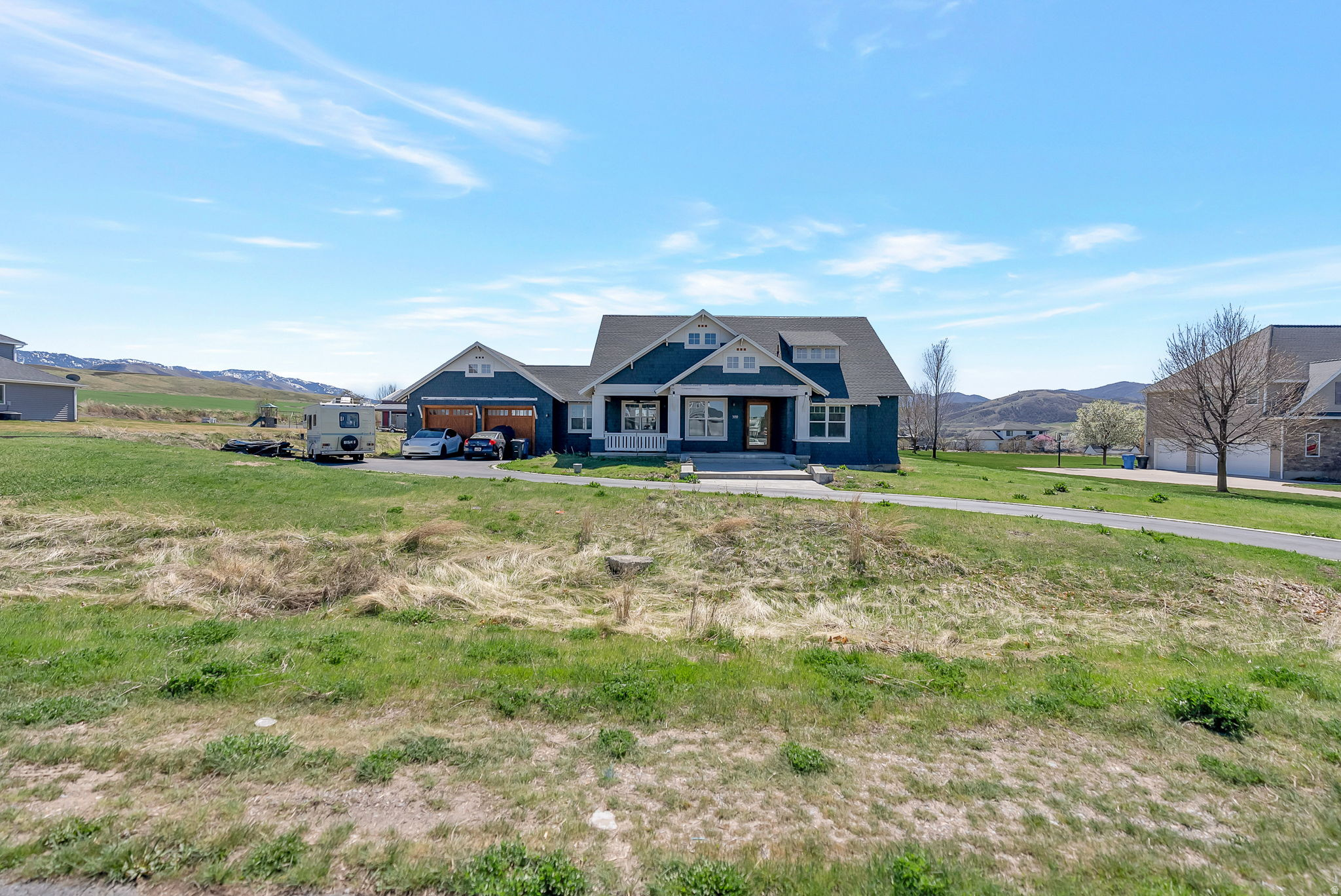 PARADISE COUNTRY EST - Residential