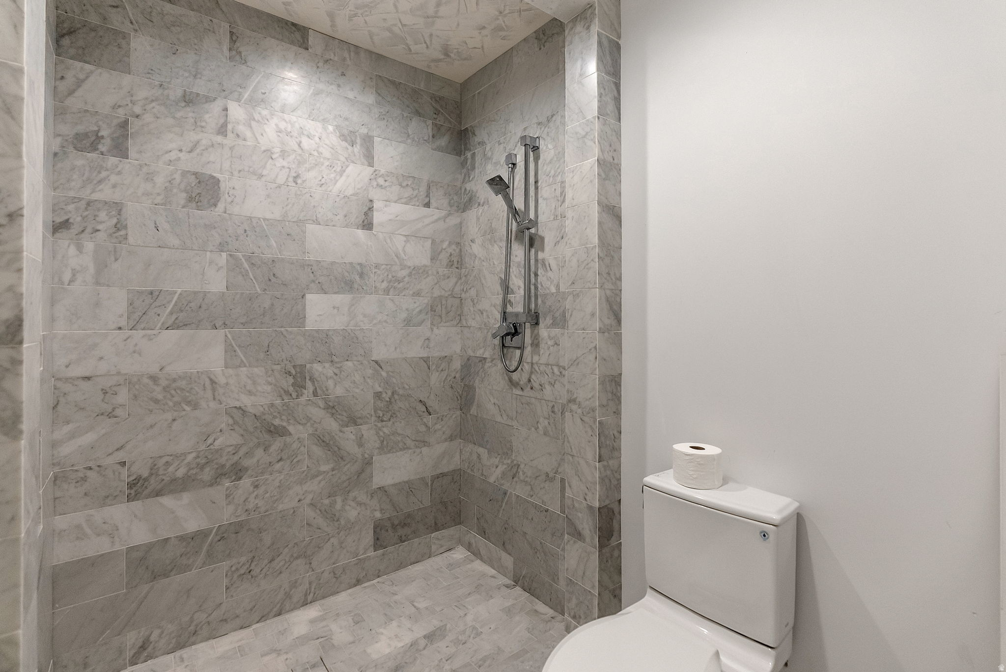 PARADISE COUNTRY EST - Residential