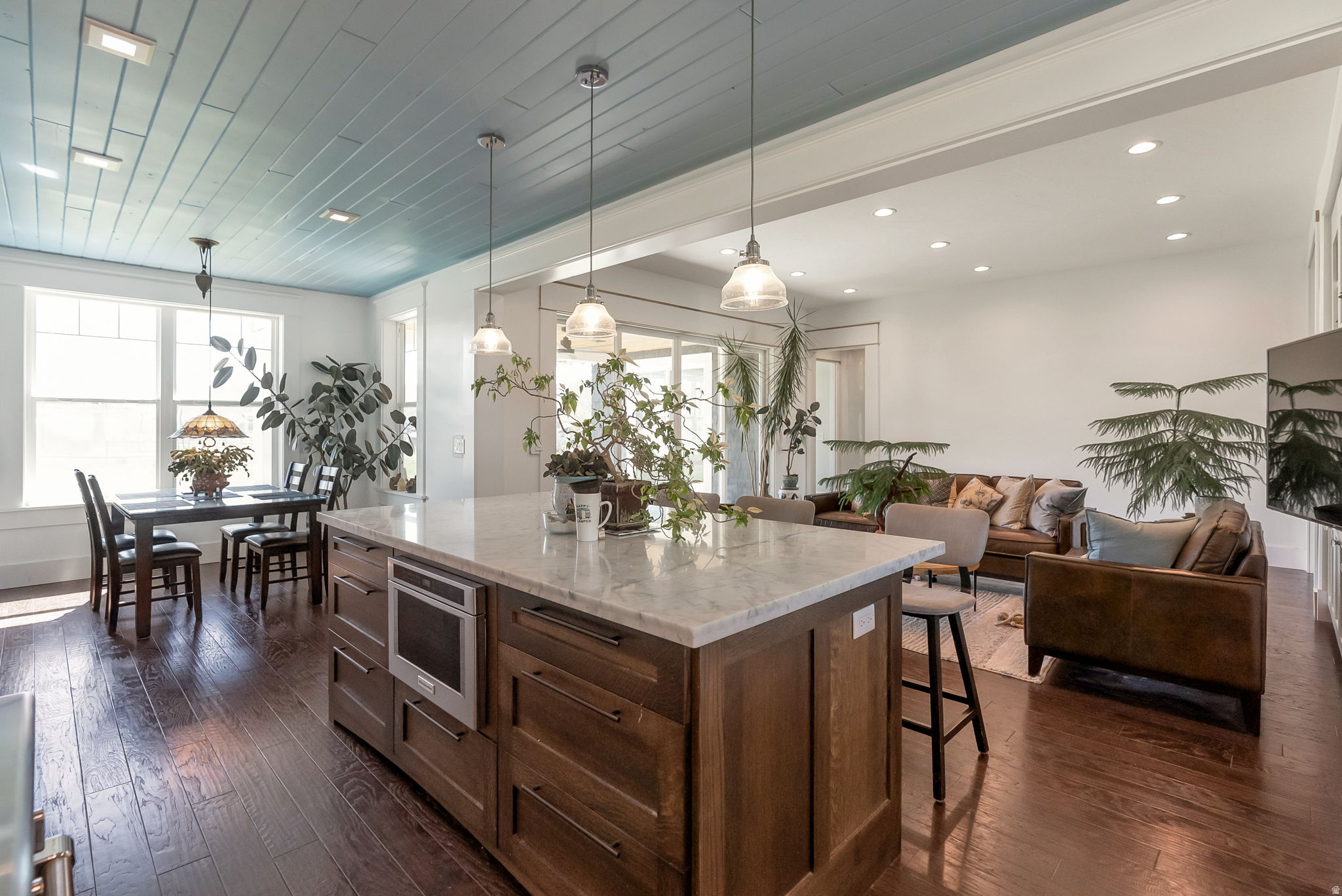 PARADISE COUNTRY EST - Residential