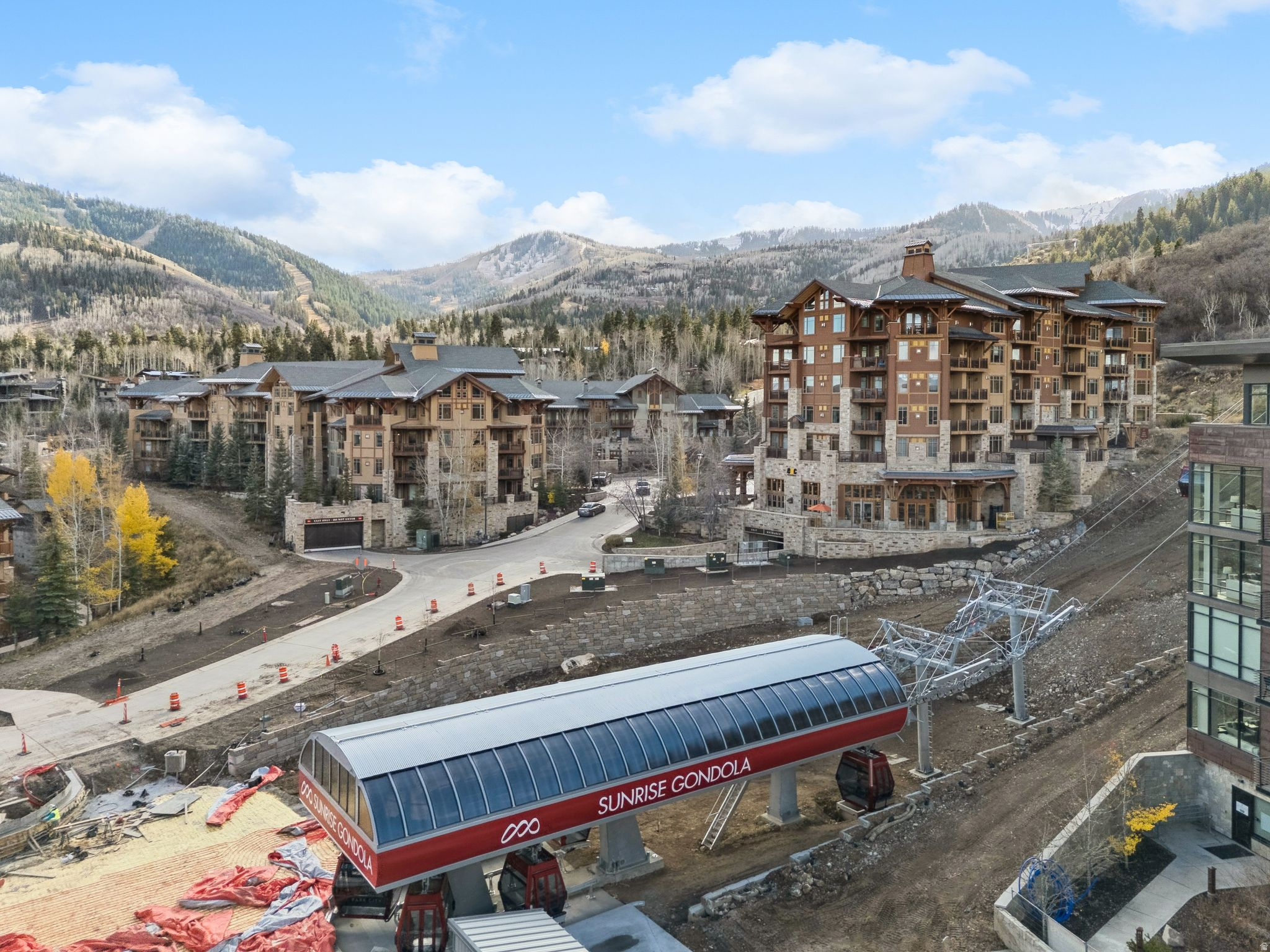 HYATT ESCALA - Residential