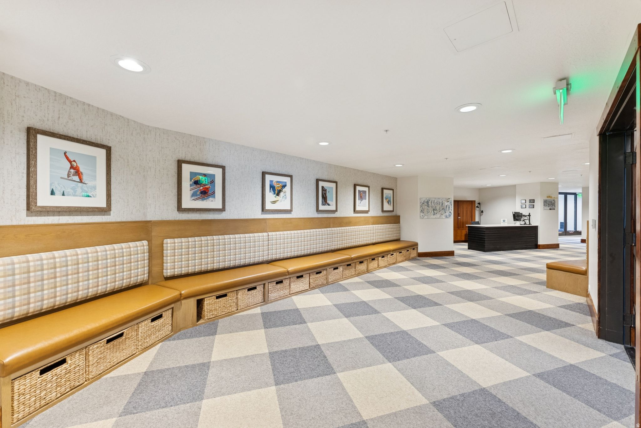 HYATT ESCALA - Residential