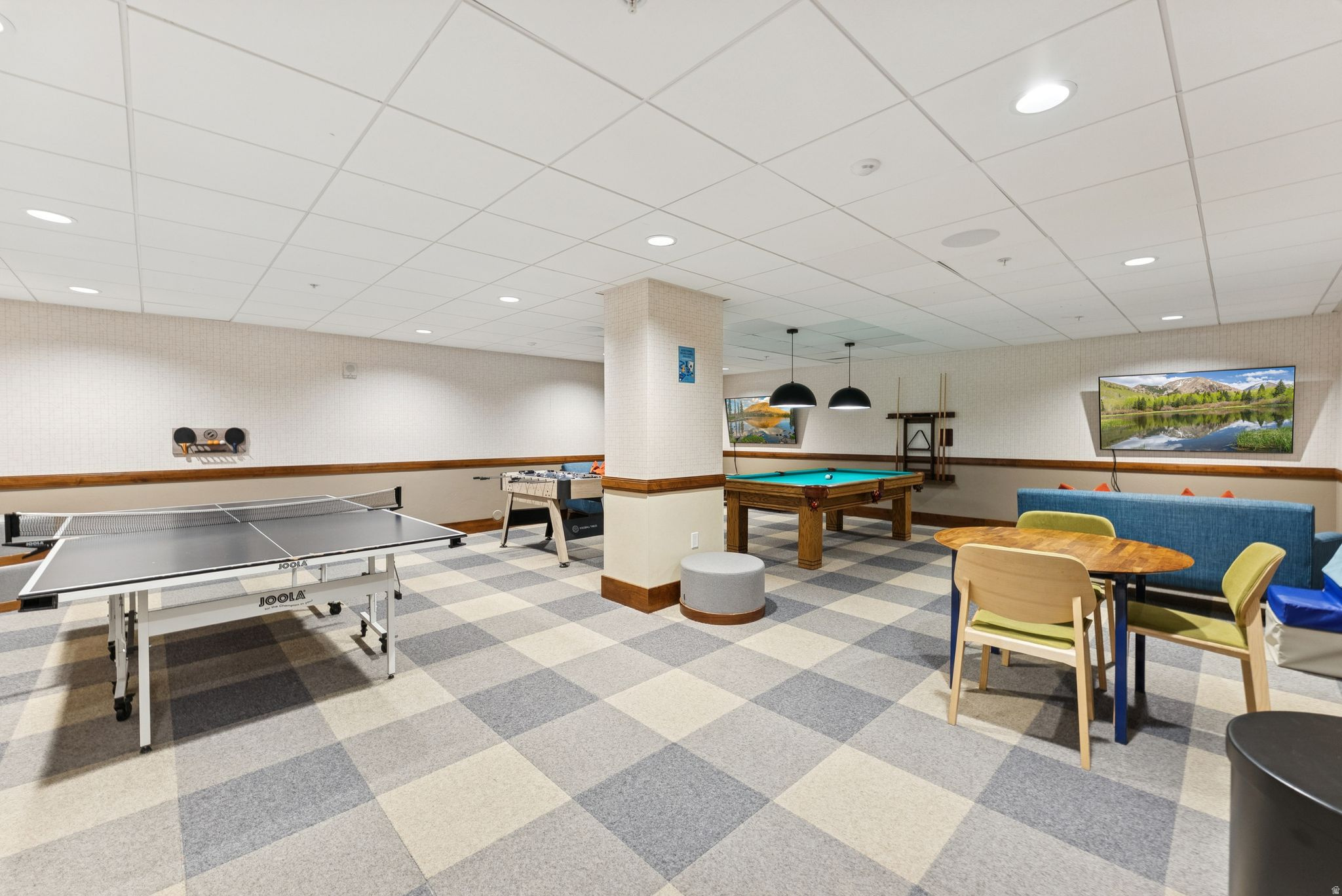 HYATT ESCALA - Residential