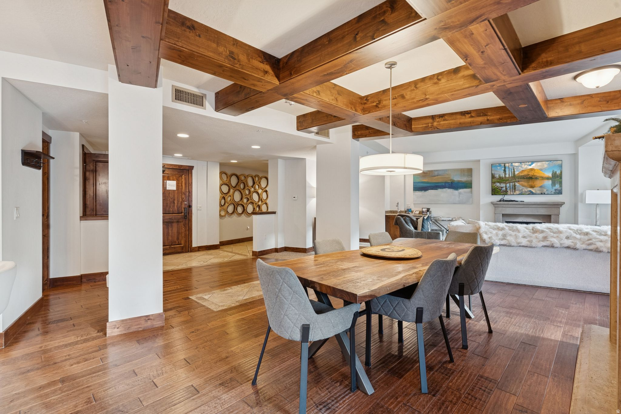 HYATT ESCALA - Residential