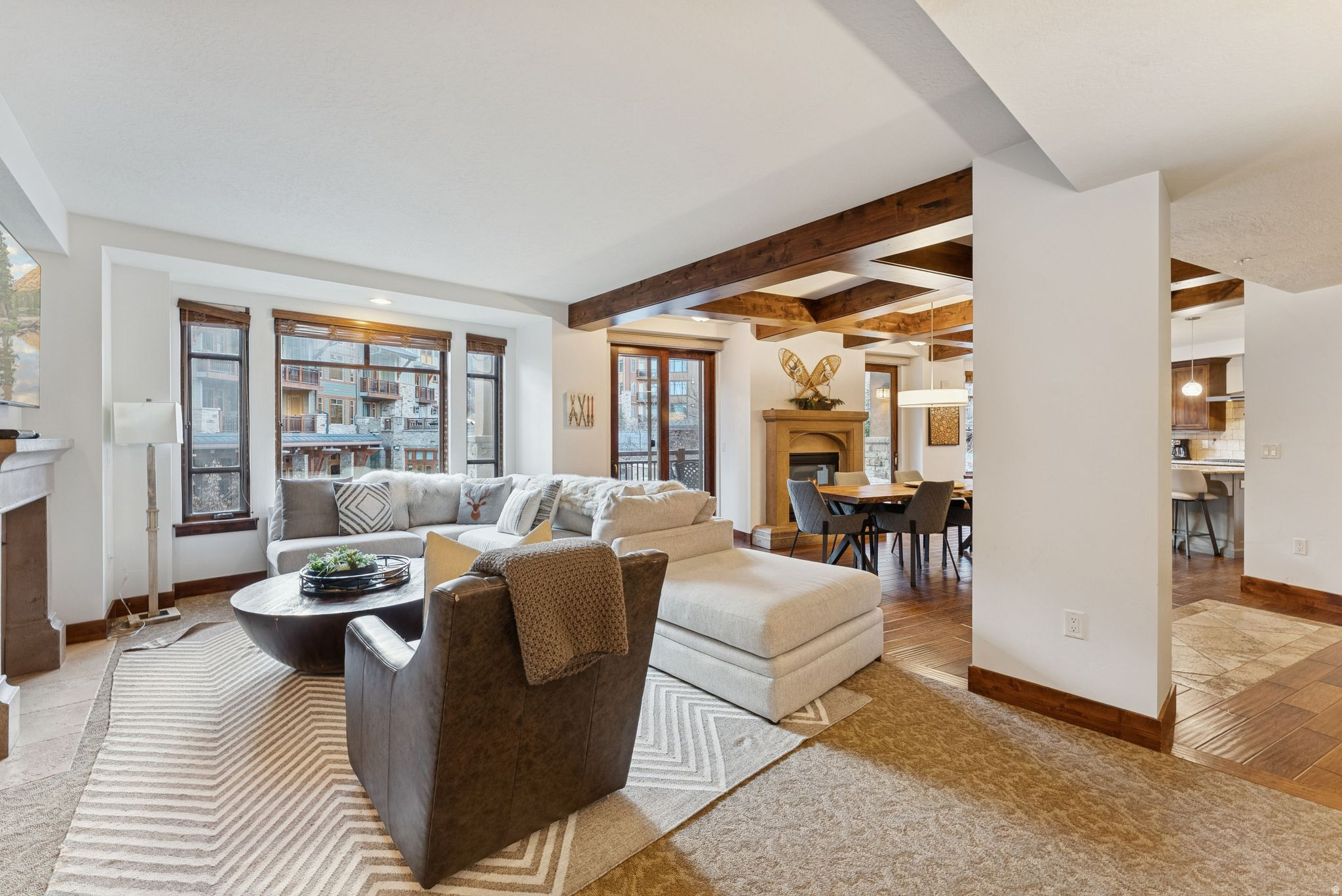 HYATT ESCALA - Residential