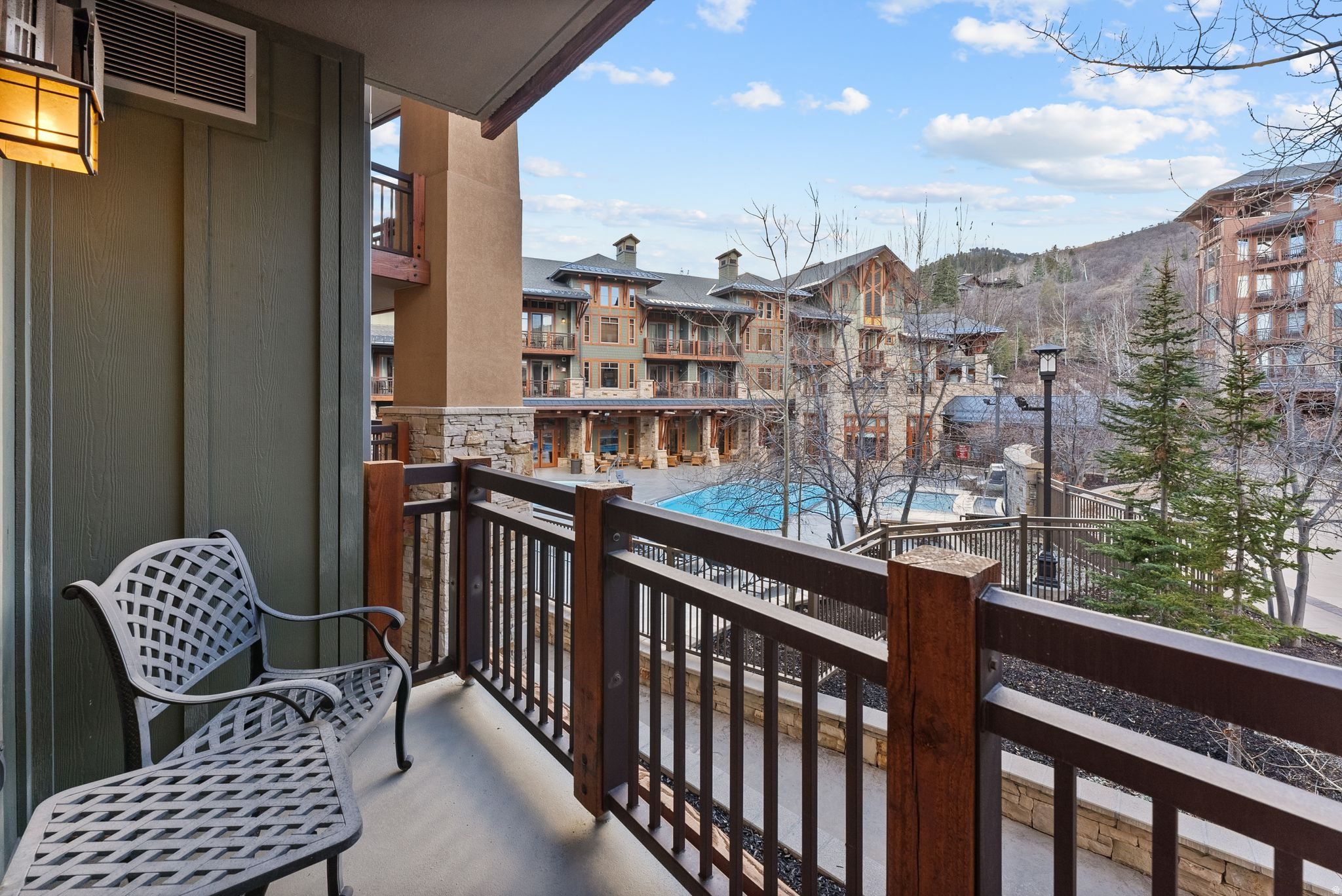 HYATT ESCALA - Residential