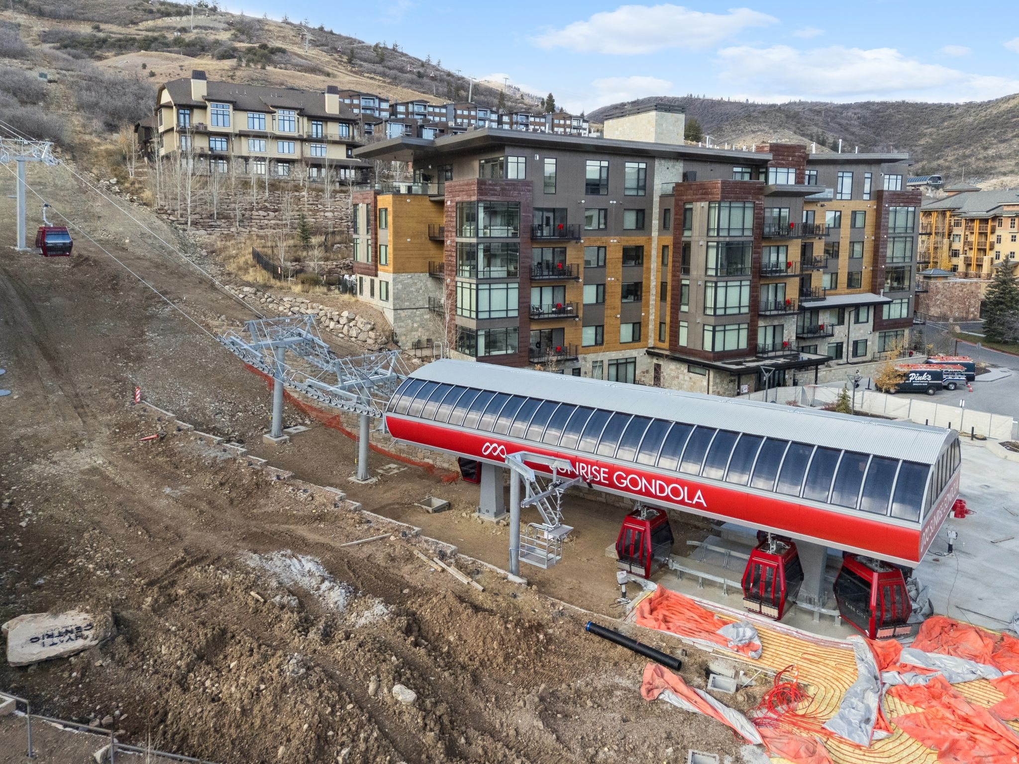 HYATT ESCALA - Residential