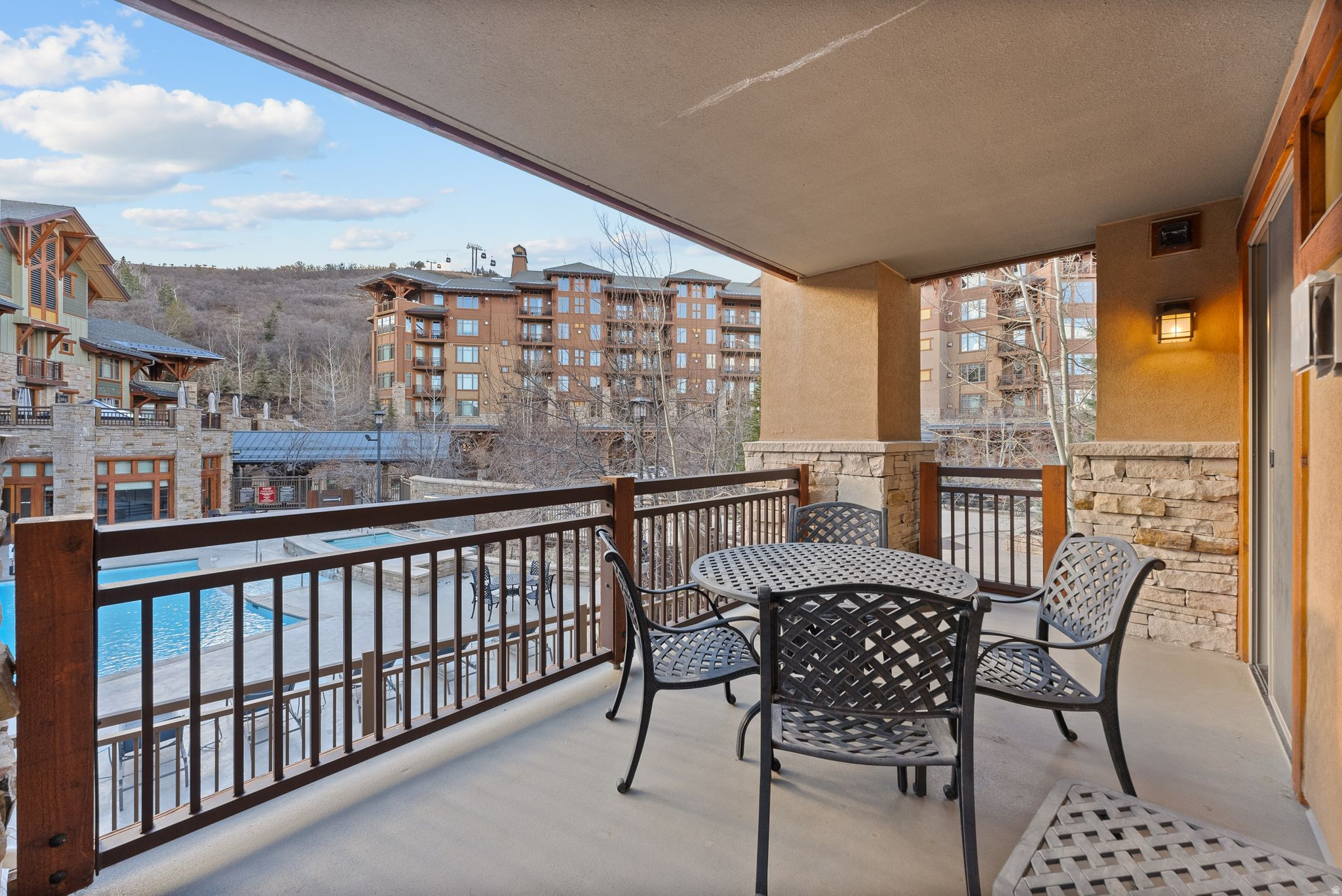 HYATT ESCALA - Residential