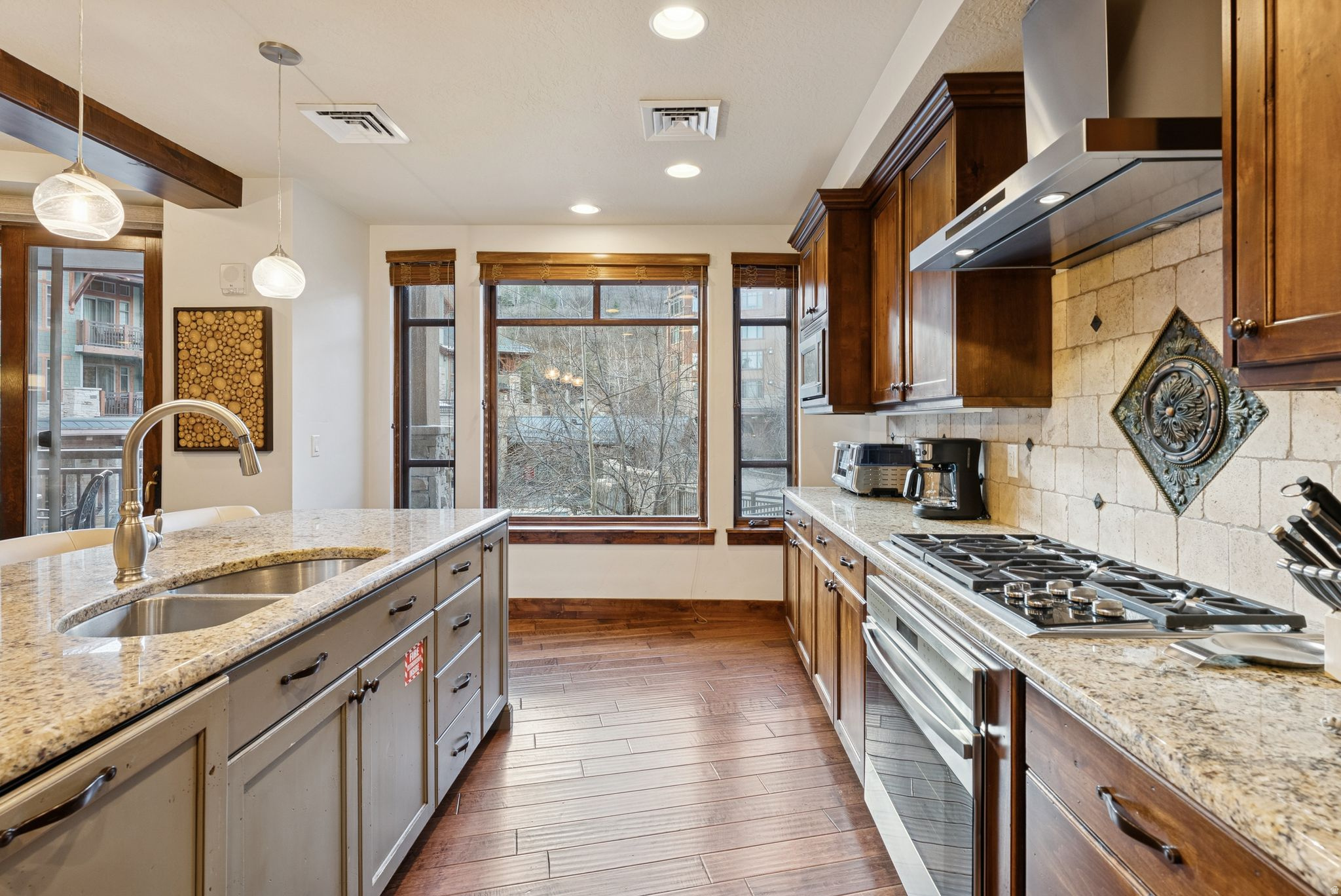 HYATT ESCALA - Residential