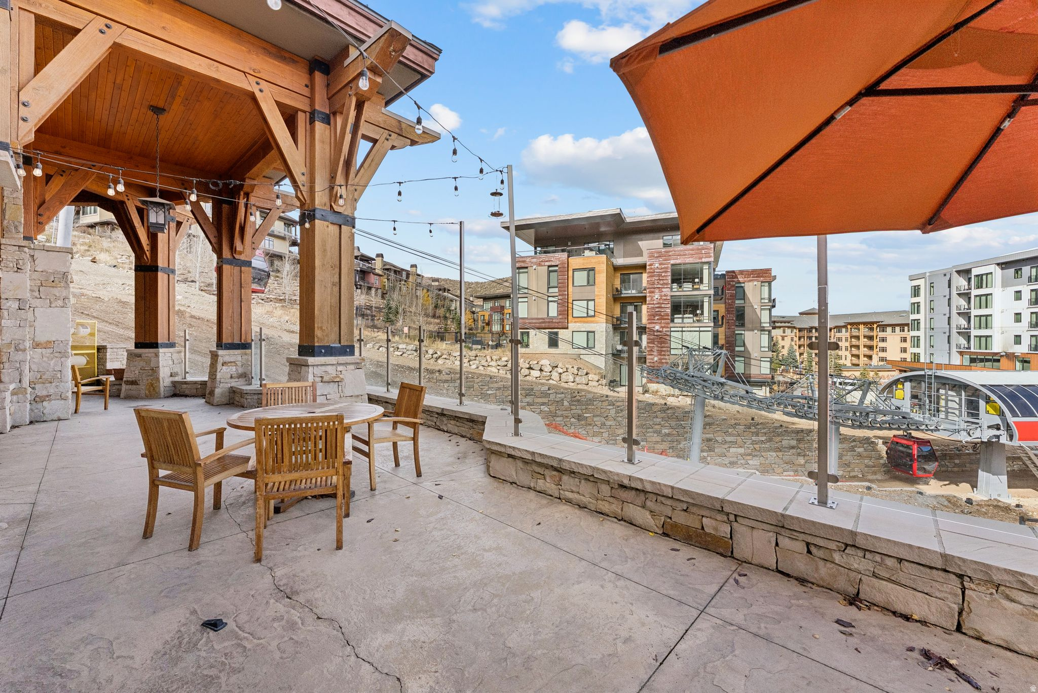 HYATT ESCALA - Residential