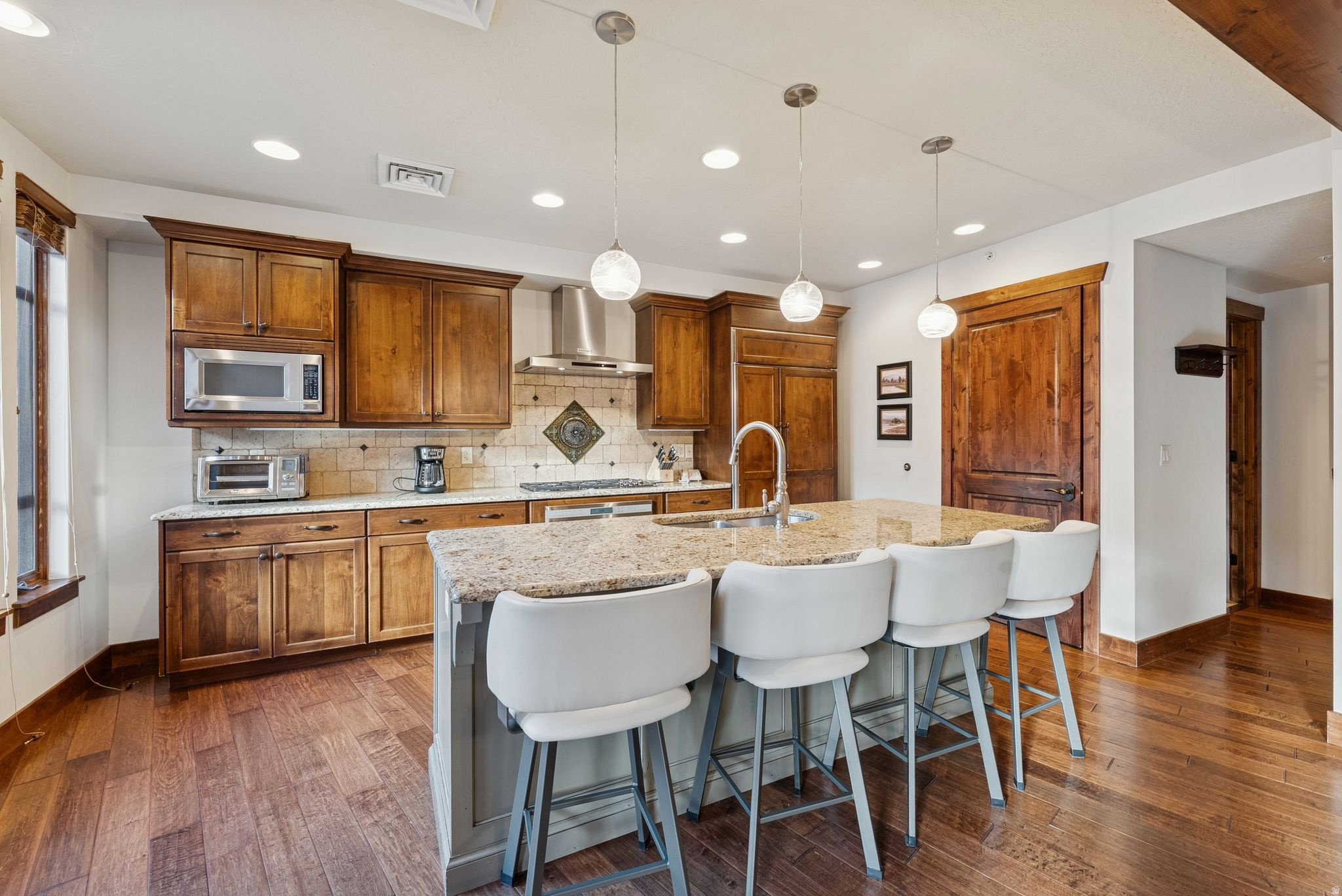 HYATT ESCALA - Residential