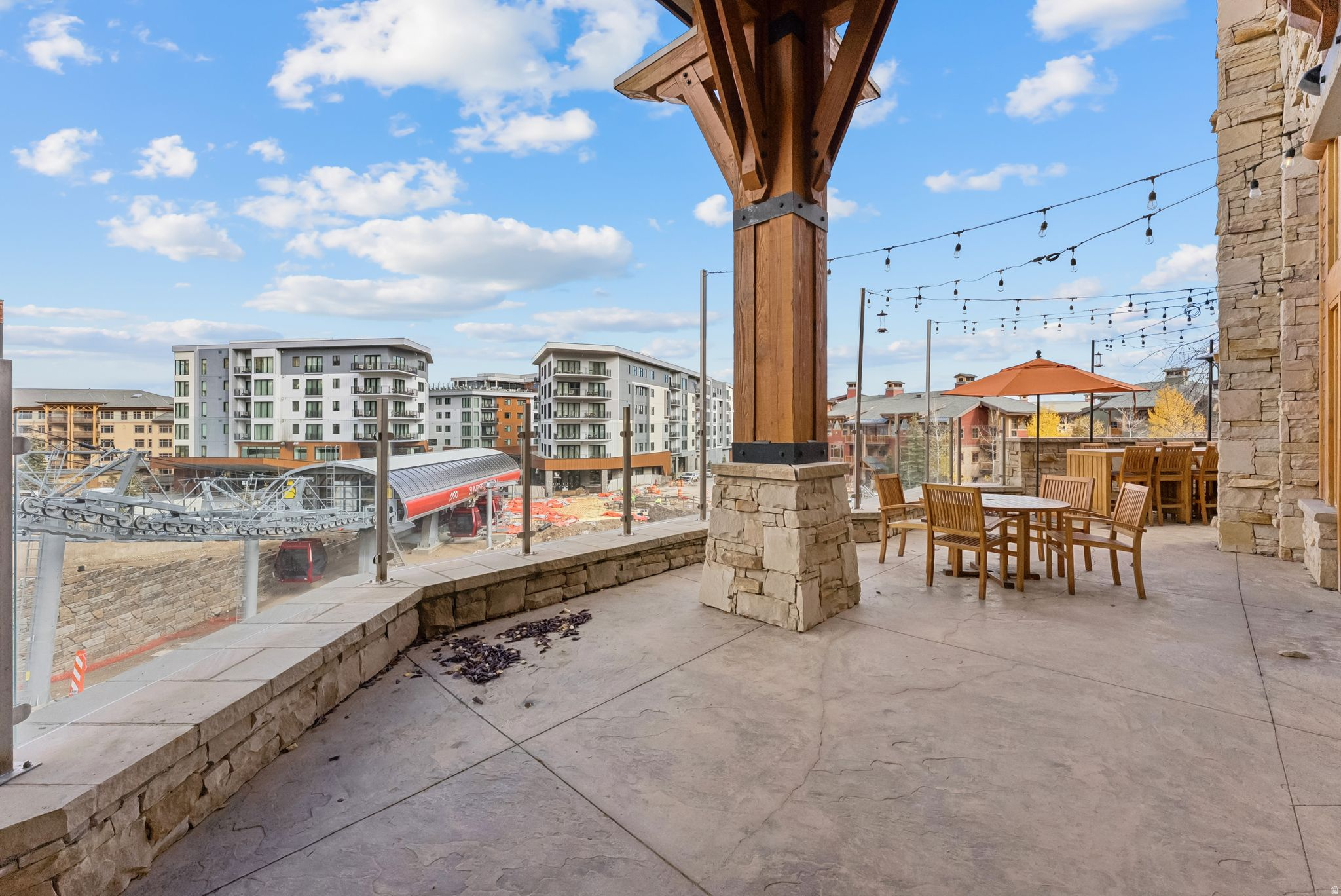 HYATT ESCALA - Residential