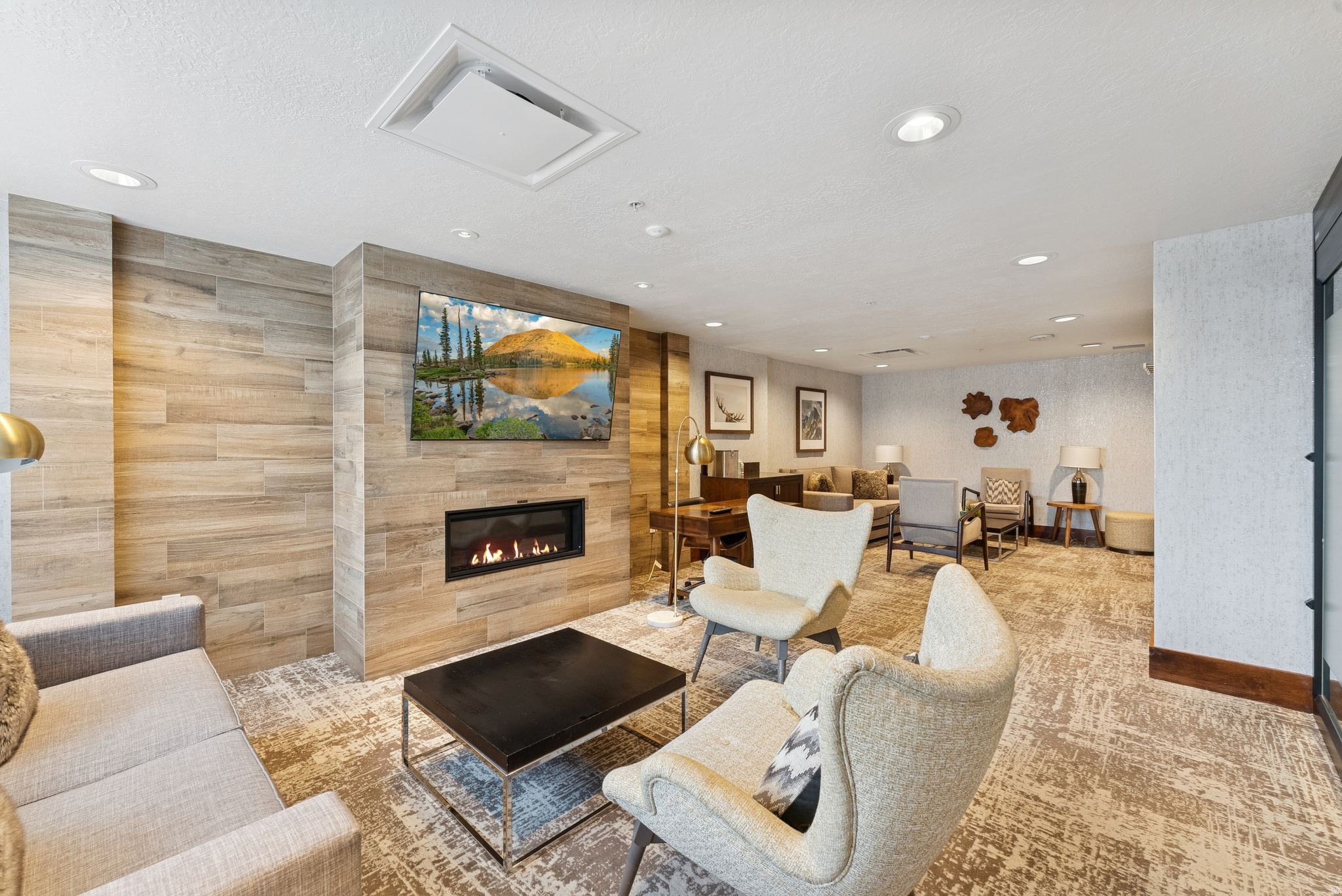 HYATT ESCALA - Residential