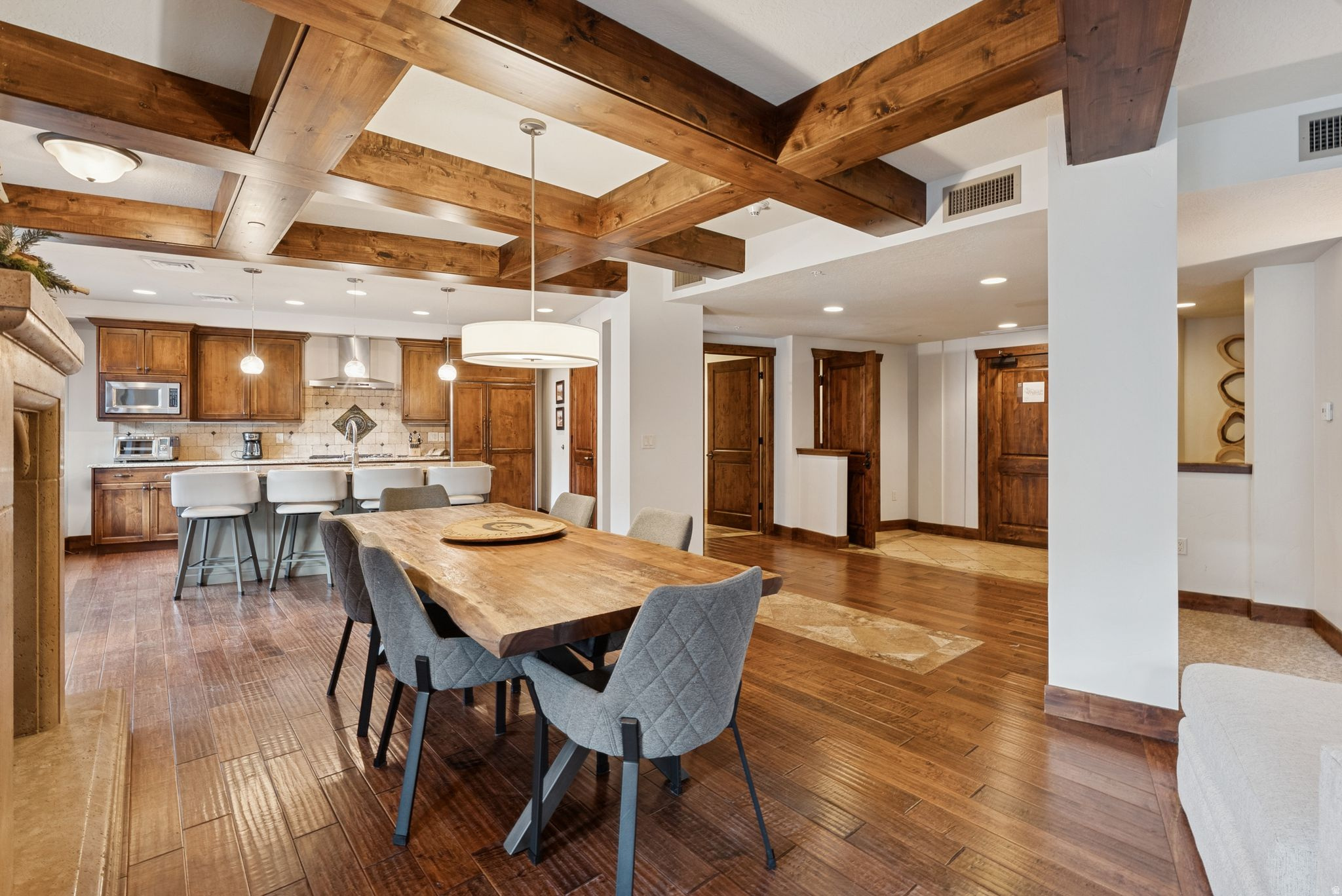 HYATT ESCALA - Residential