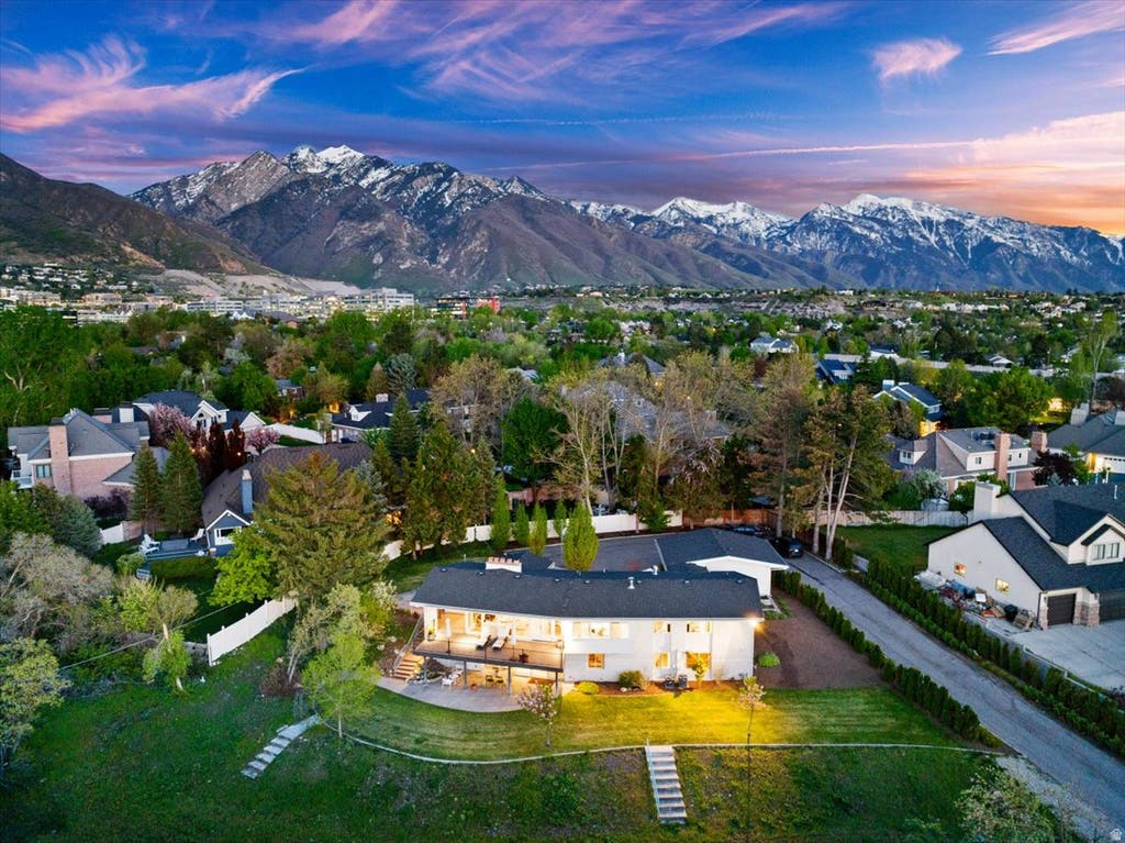 Photo of 2424 E OAKCREST LN, Holladay, UT 84121 (MLS # 2180583)