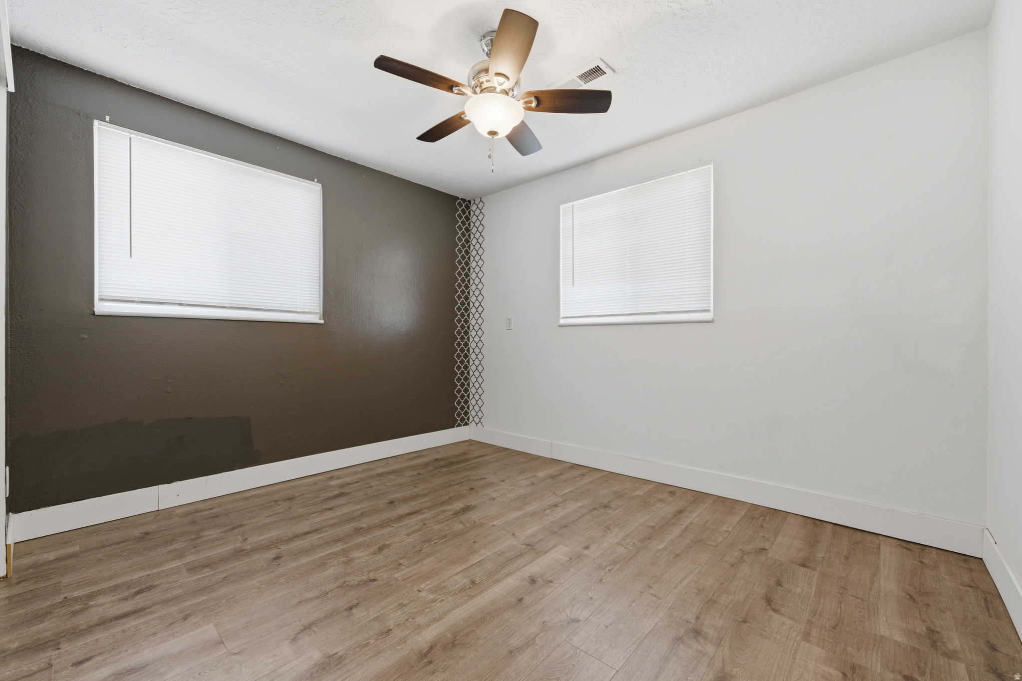 WOODLAND HEIGHTS CON - Residential