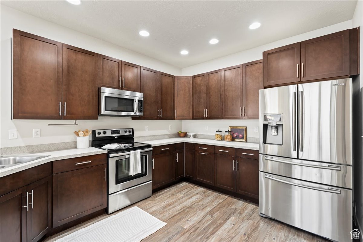 PINEAE VILLAGE P U D - Residential