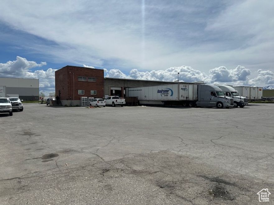 Price Reduced!! Seller Financing Avail. 6,625 Sq. Ft. For Sale 4,388 SF Warehouse (Between 2 Buildings) - Warehouse Bldg 1: 3,500 SF - Warehouse Bldg 2: 888 SF Office 2,237 SF w/ Four (4) Private Offices - Office Bldg 1: 1,437 SF - Office Bldg 2: 800 SF LED: 2/28/2024 Schedule Rent: $183,116.49 Loading: 20 Dock High Doors Early Lease Termination Available Great Redevelopment Opportunity