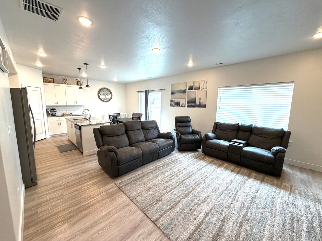 Photo of 416 S 1440 E, Hyrum, UT 84319 (MLS # 2148159)