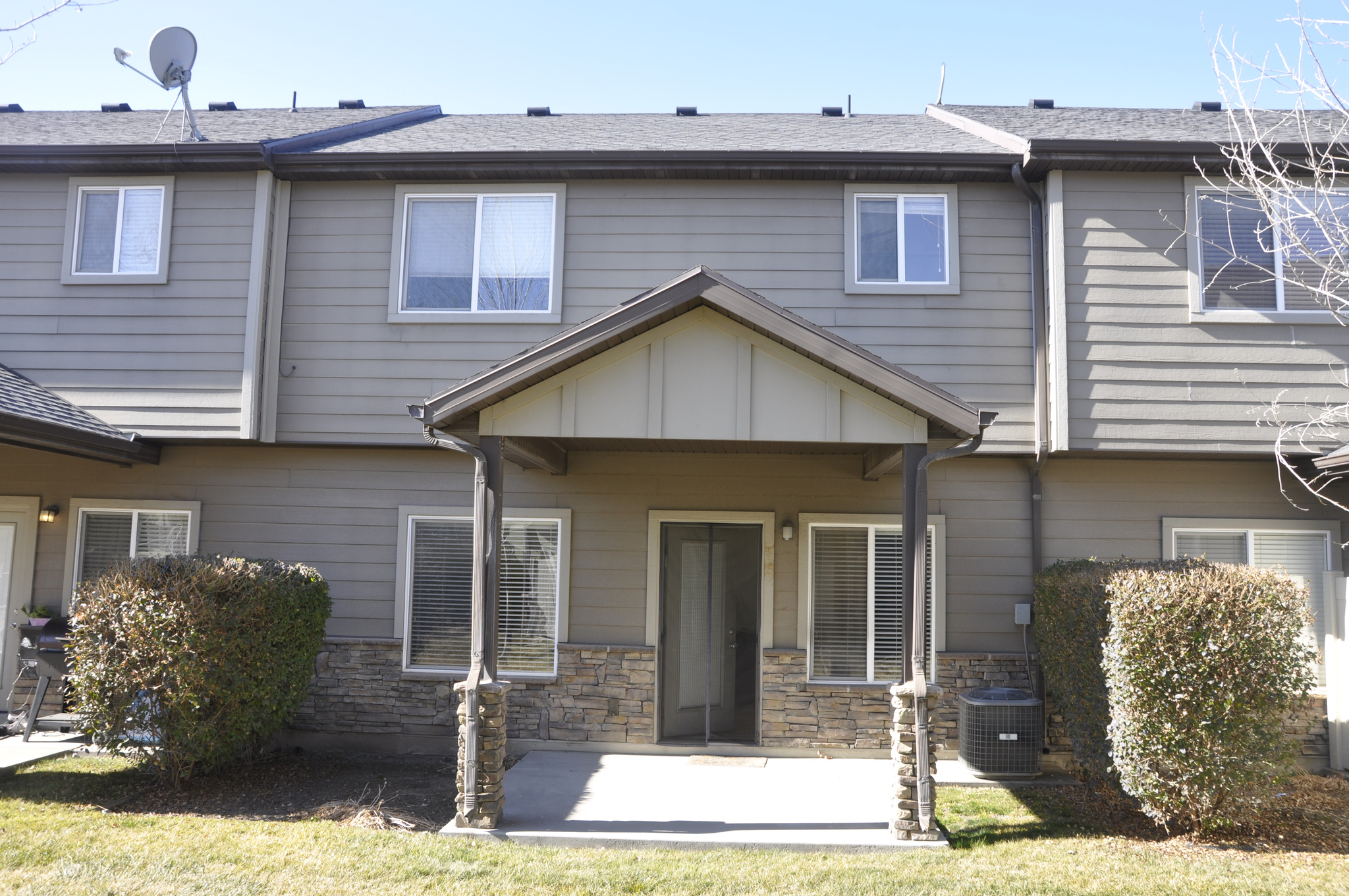 RIVERBEND TOWNHOMES - Residential