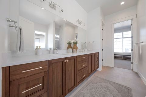 Tiny photo for 695 W HIDDEN FARM DR, Farmington, UT 84025 (MLS # 2120094)