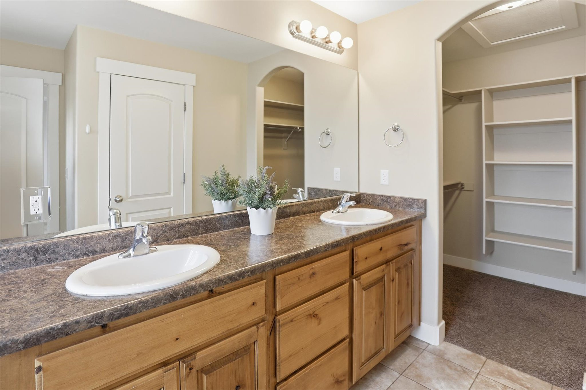 SNOWS SPRINGS - Residential