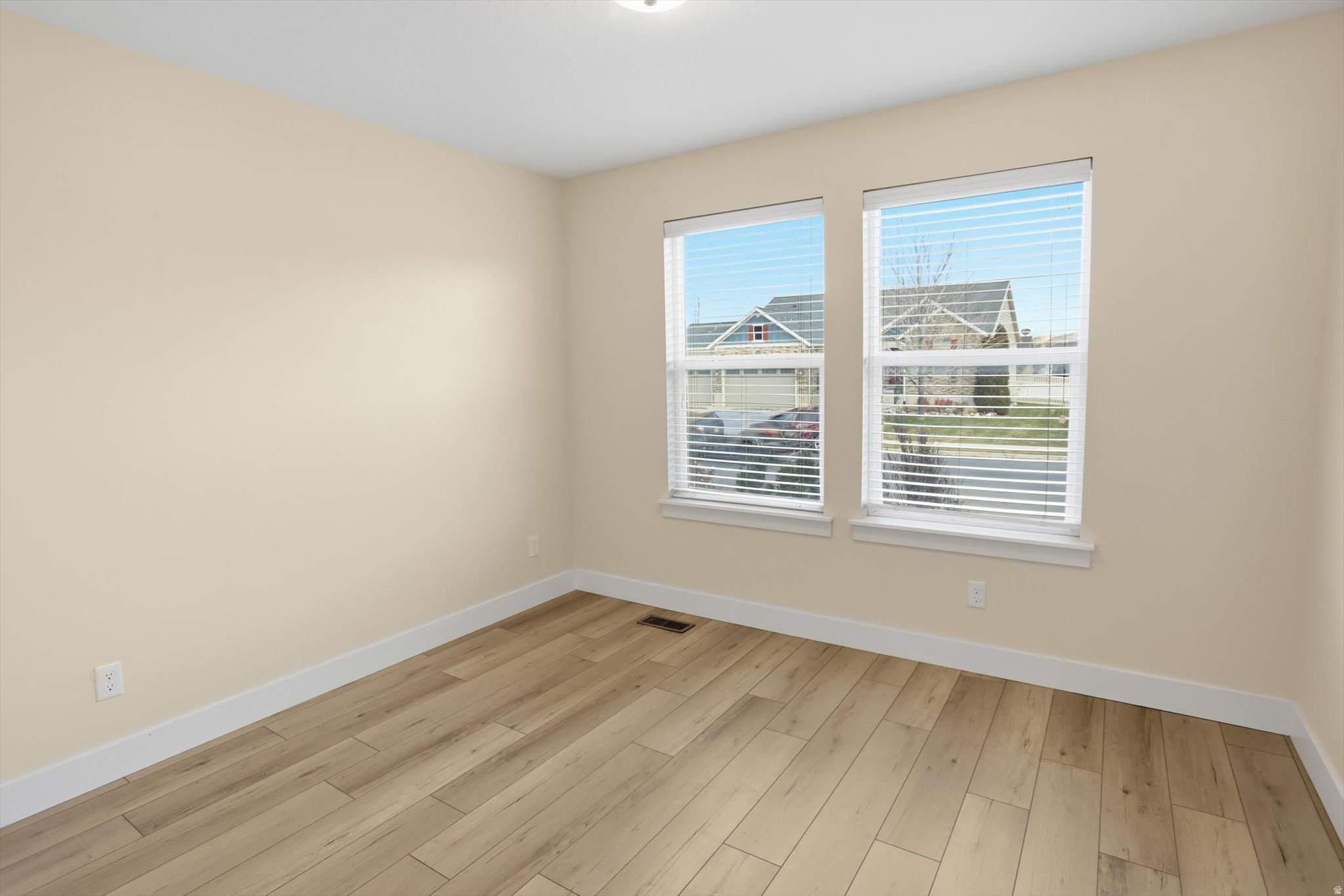 SNOWS SPRINGS - Residential