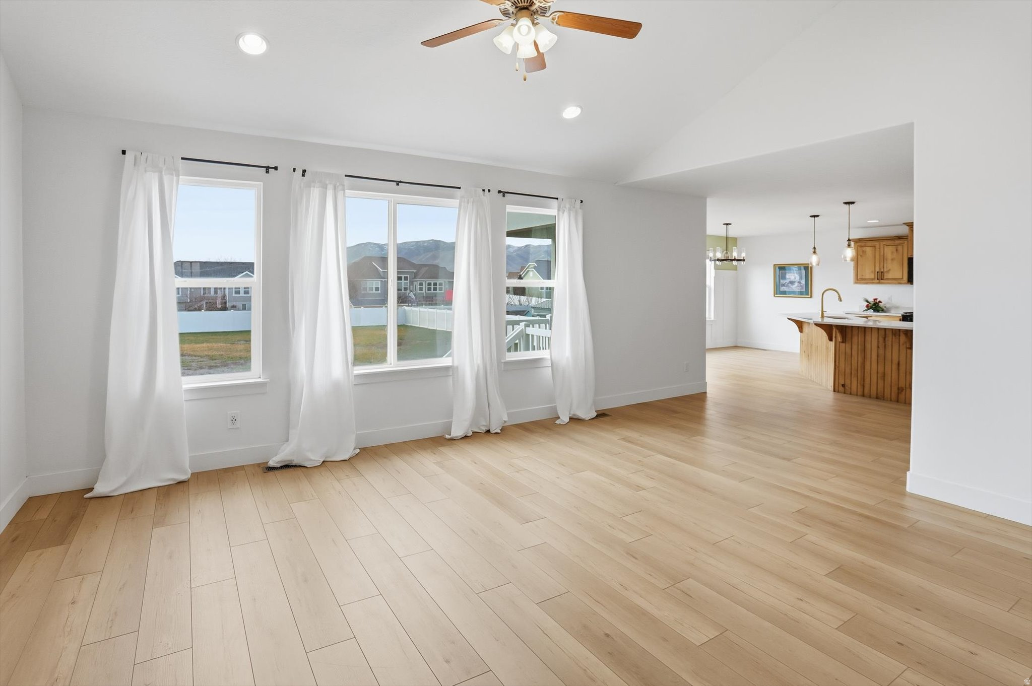 SNOWS SPRINGS - Residential