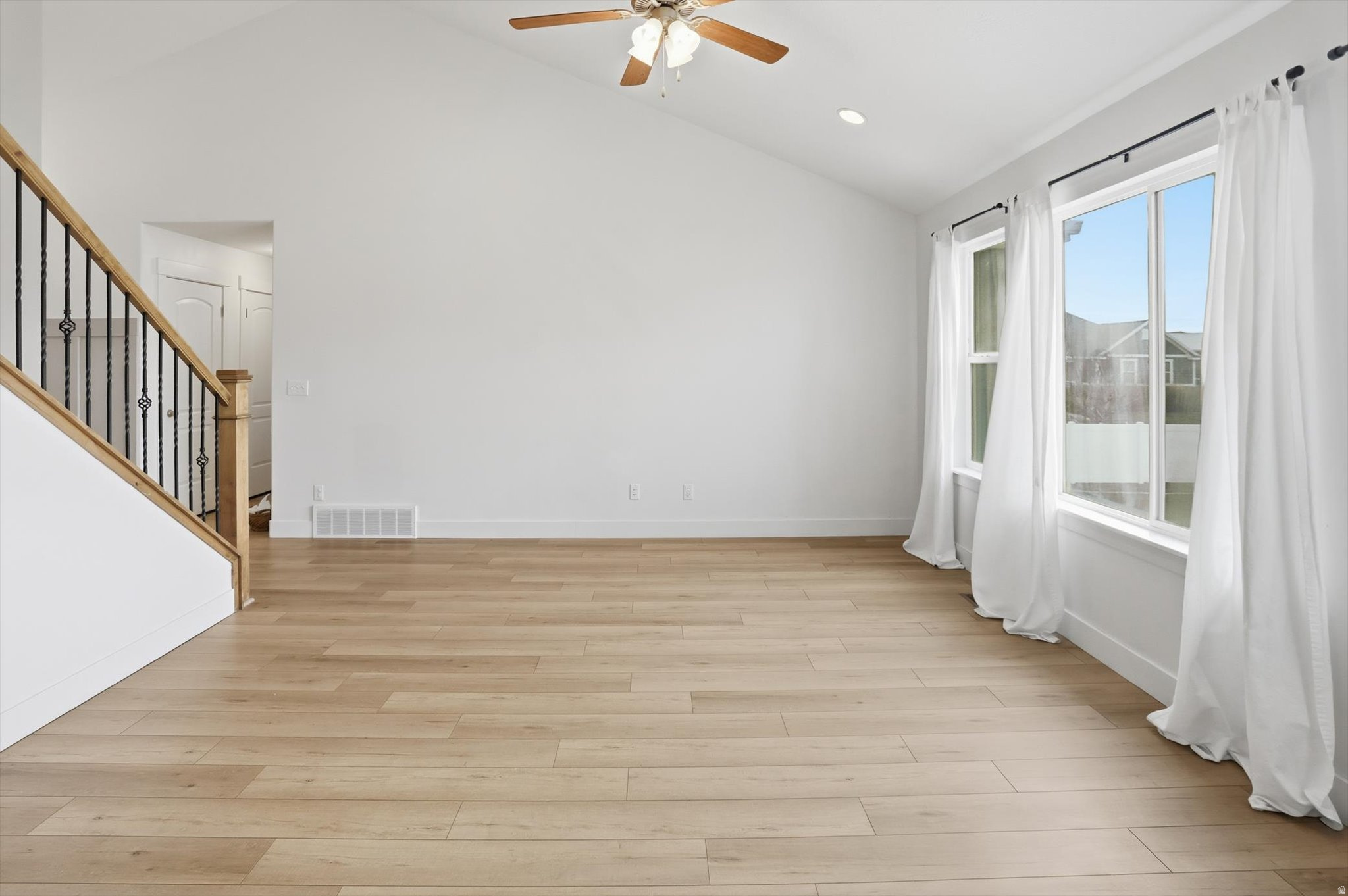 SNOWS SPRINGS - Residential