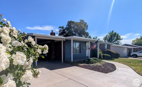 Tiny photo for 272 E 1400 N, Bountiful, UT 84010 (MLS # 2167455)