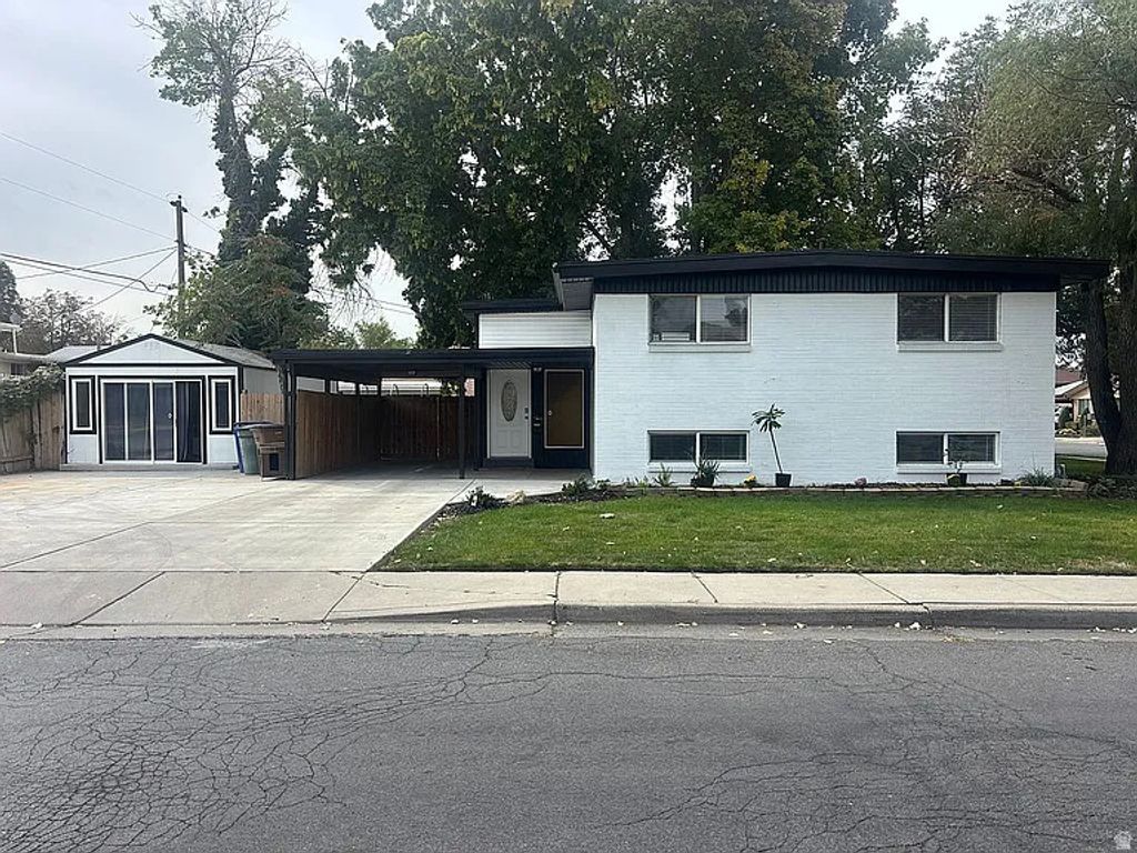 Photo of 1251 W ANDREW AVE S, Salt Lake City, UT 84104 (MLS # 2142679)