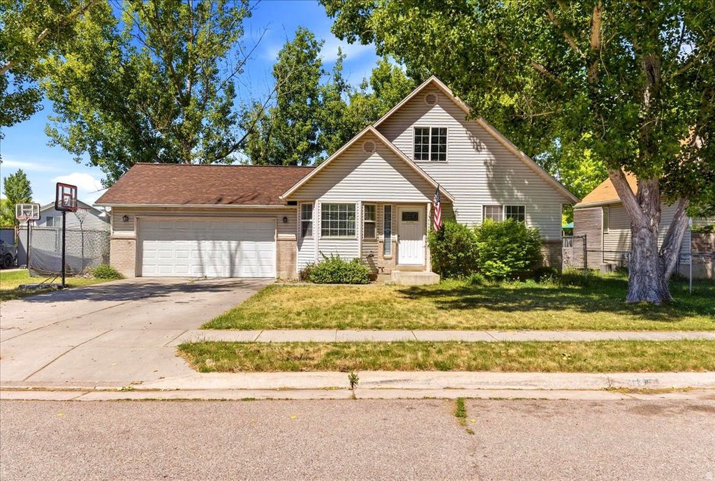 Photo of 4685 S 3900 W, Roy, UT 84067 (MLS # 2160545)