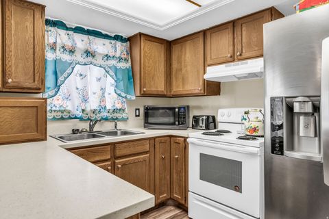 Tiny photo for 1118 N 575 W, Clinton, UT 84015 (MLS # 2123987)