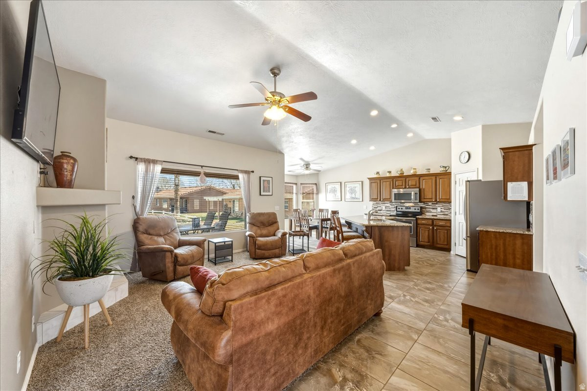 PADRE LAKES TH 2 - Residential