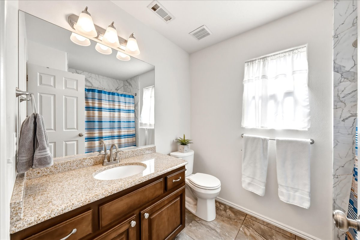 PADRE LAKES TH 2 - Residential