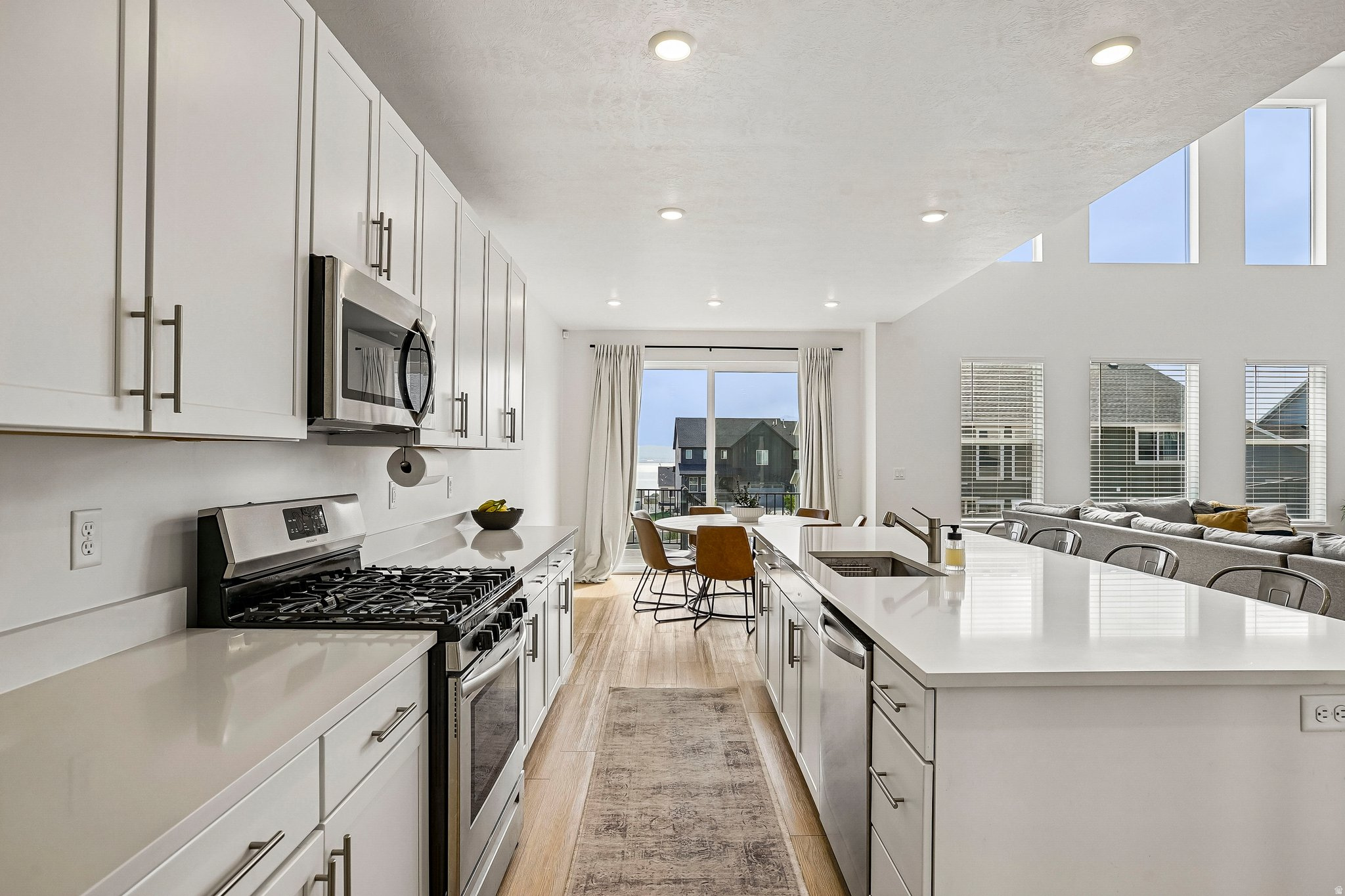 FOX HOLLOW - Residential