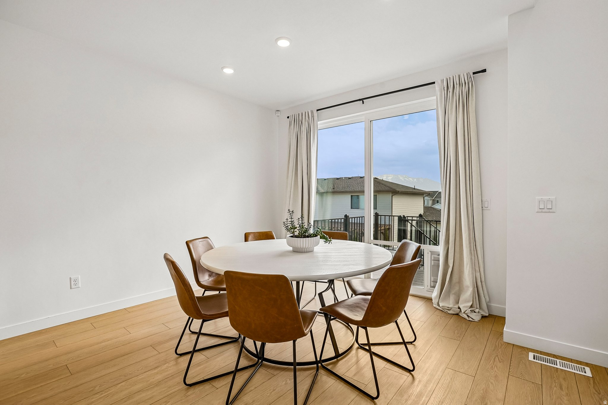 FOX HOLLOW - Residential