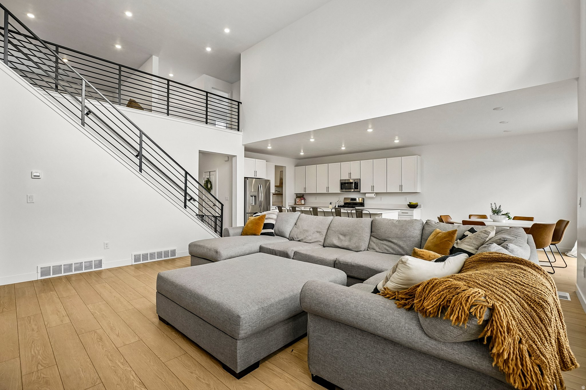 FOX HOLLOW - Residential