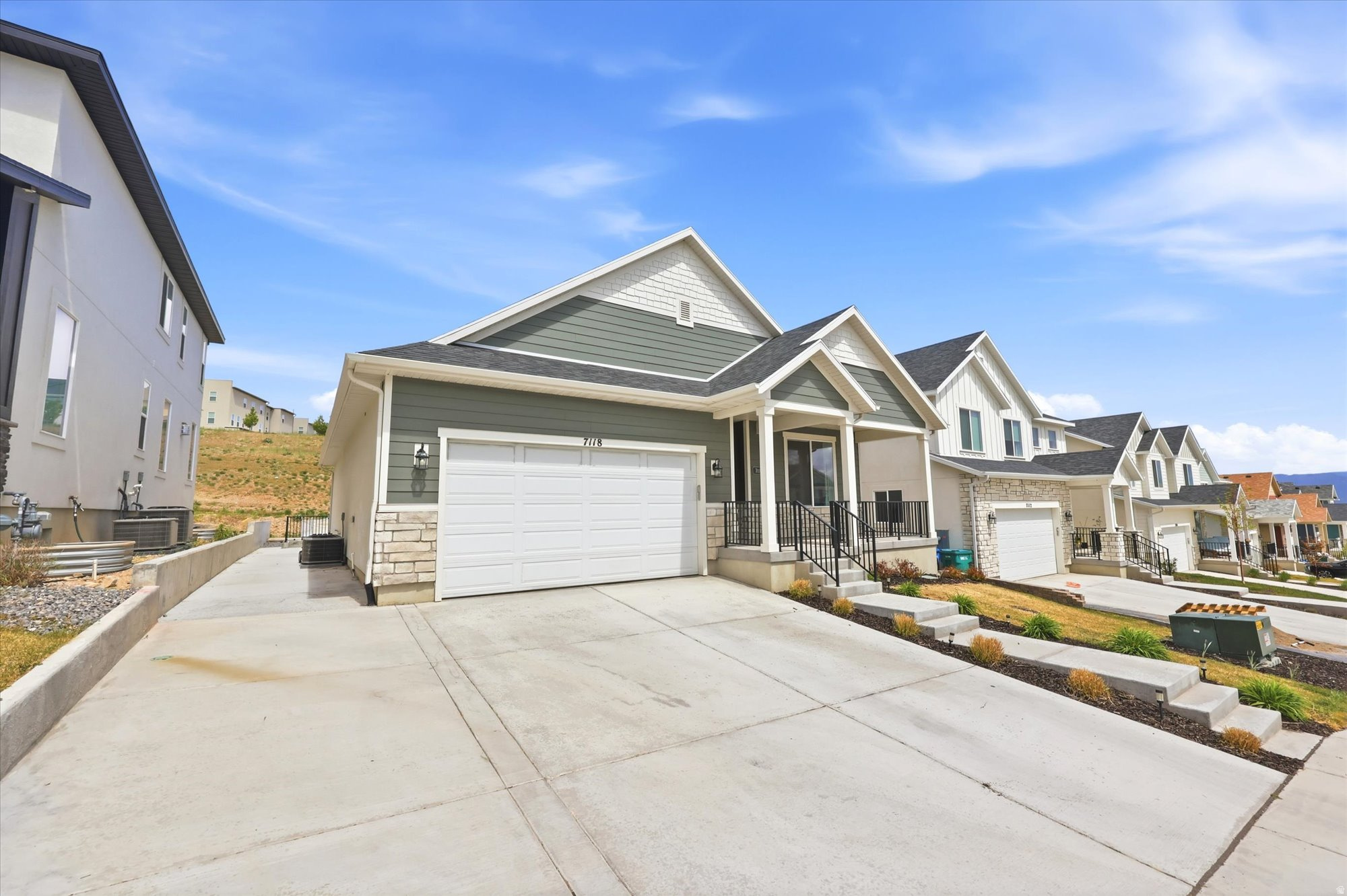 OQUIRRH WEST - Residential