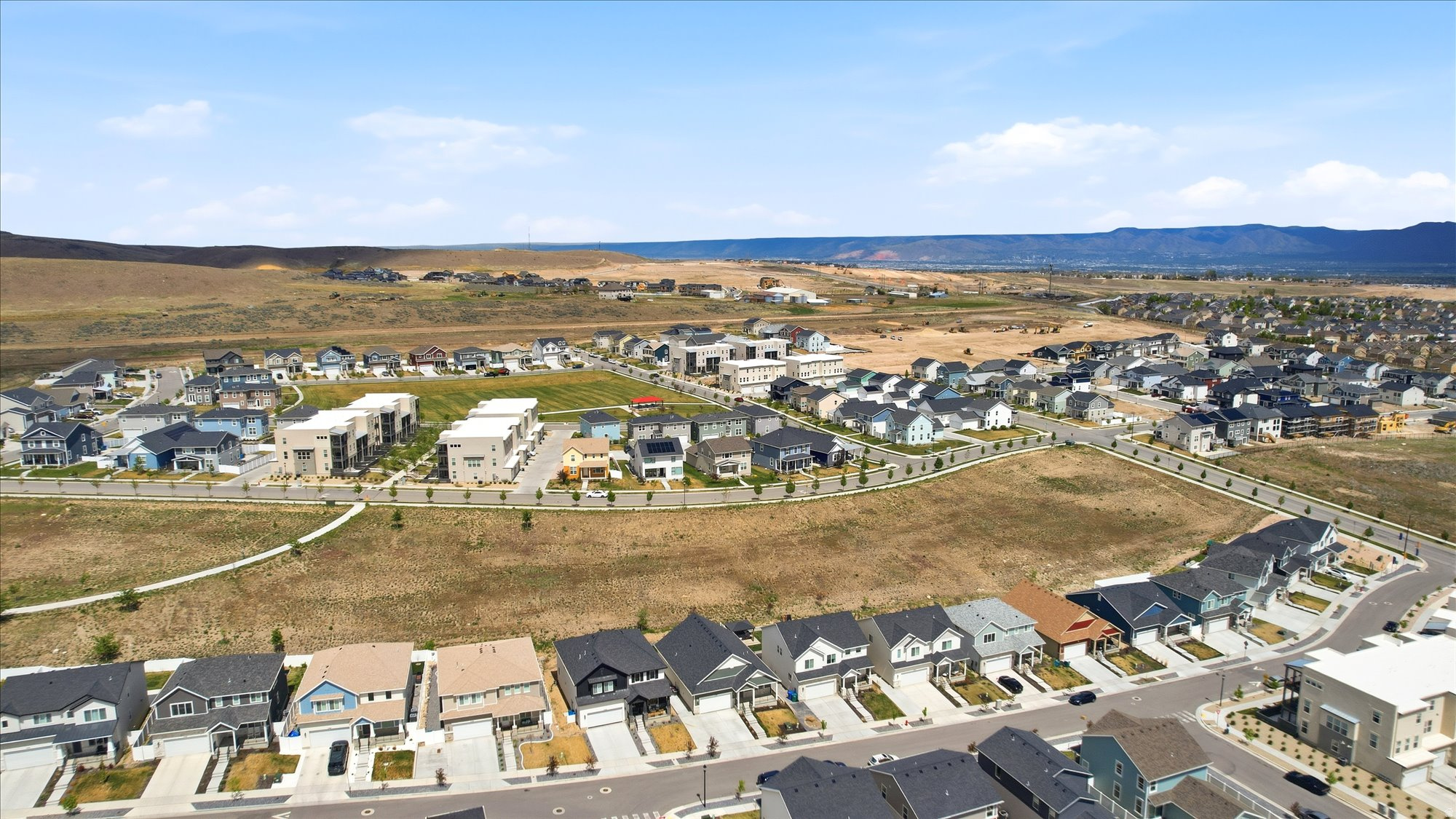 OQUIRRH WEST - Residential