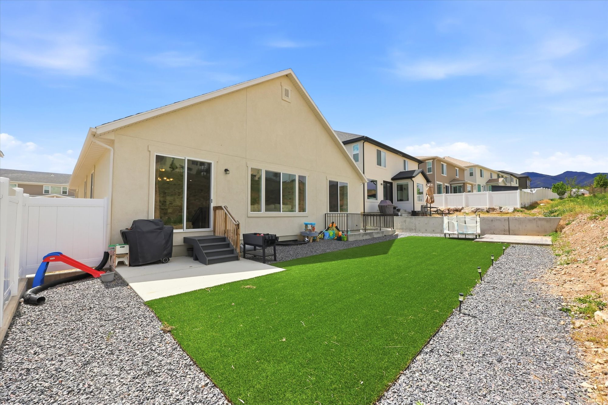 OQUIRRH WEST - Residential