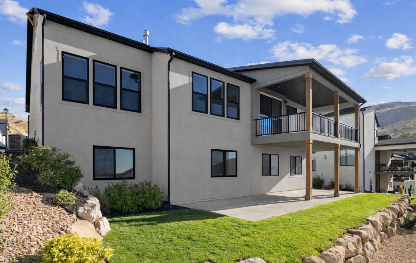 CANYON POINT - Residential