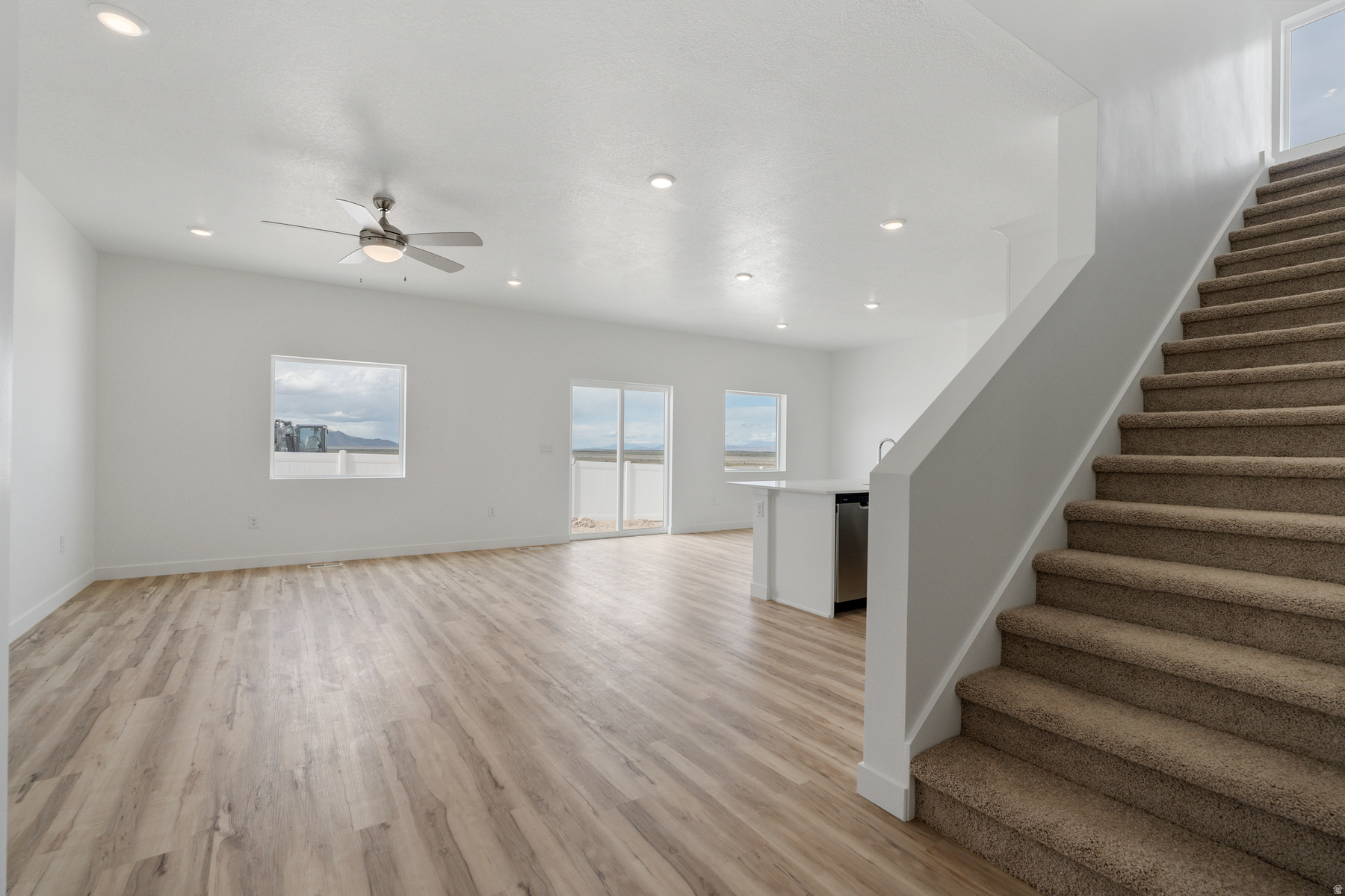 DESERT EDGE - Residential