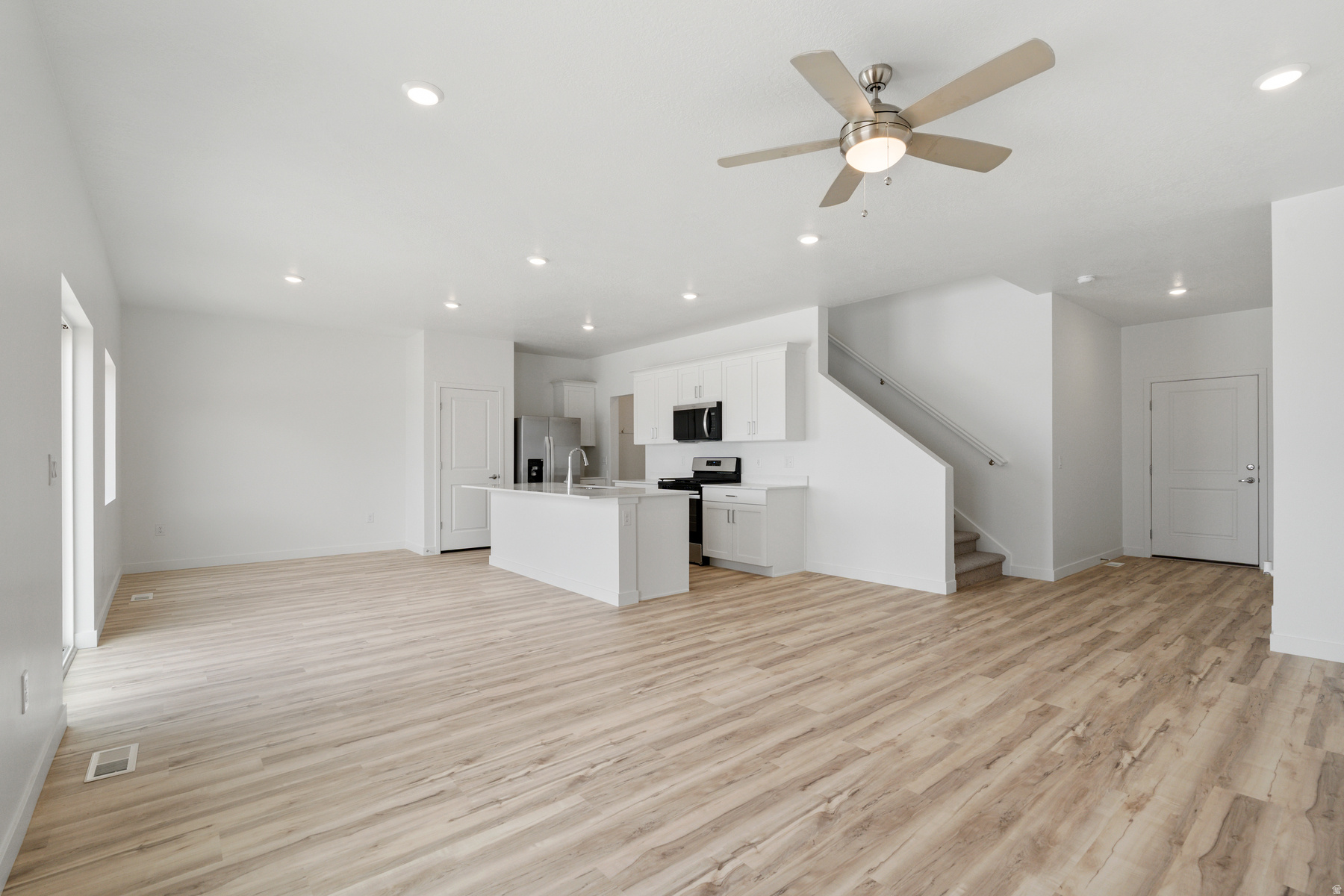 DESERT EDGE - Residential