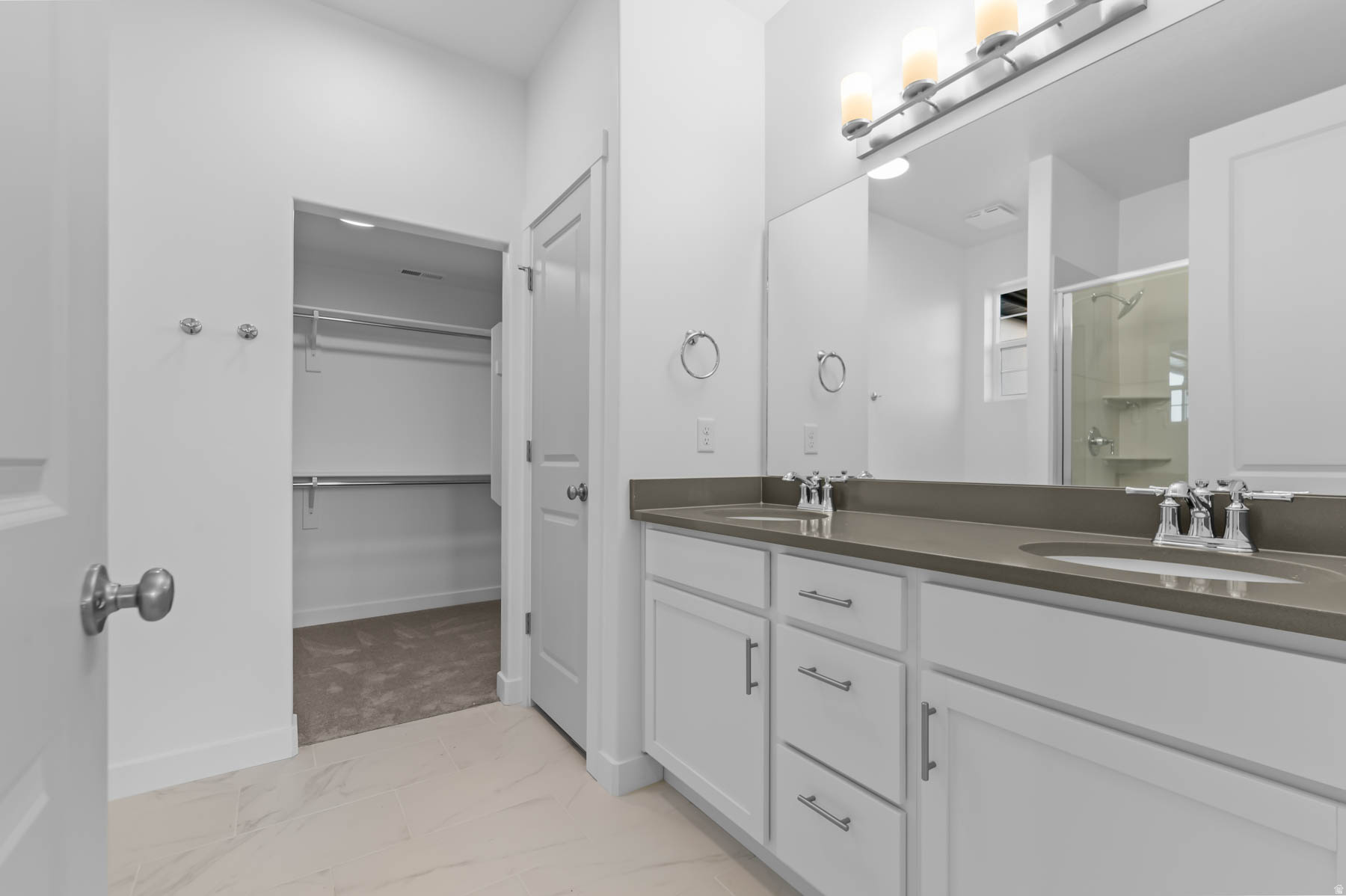 AMBERLY PLACE 13 - Residential