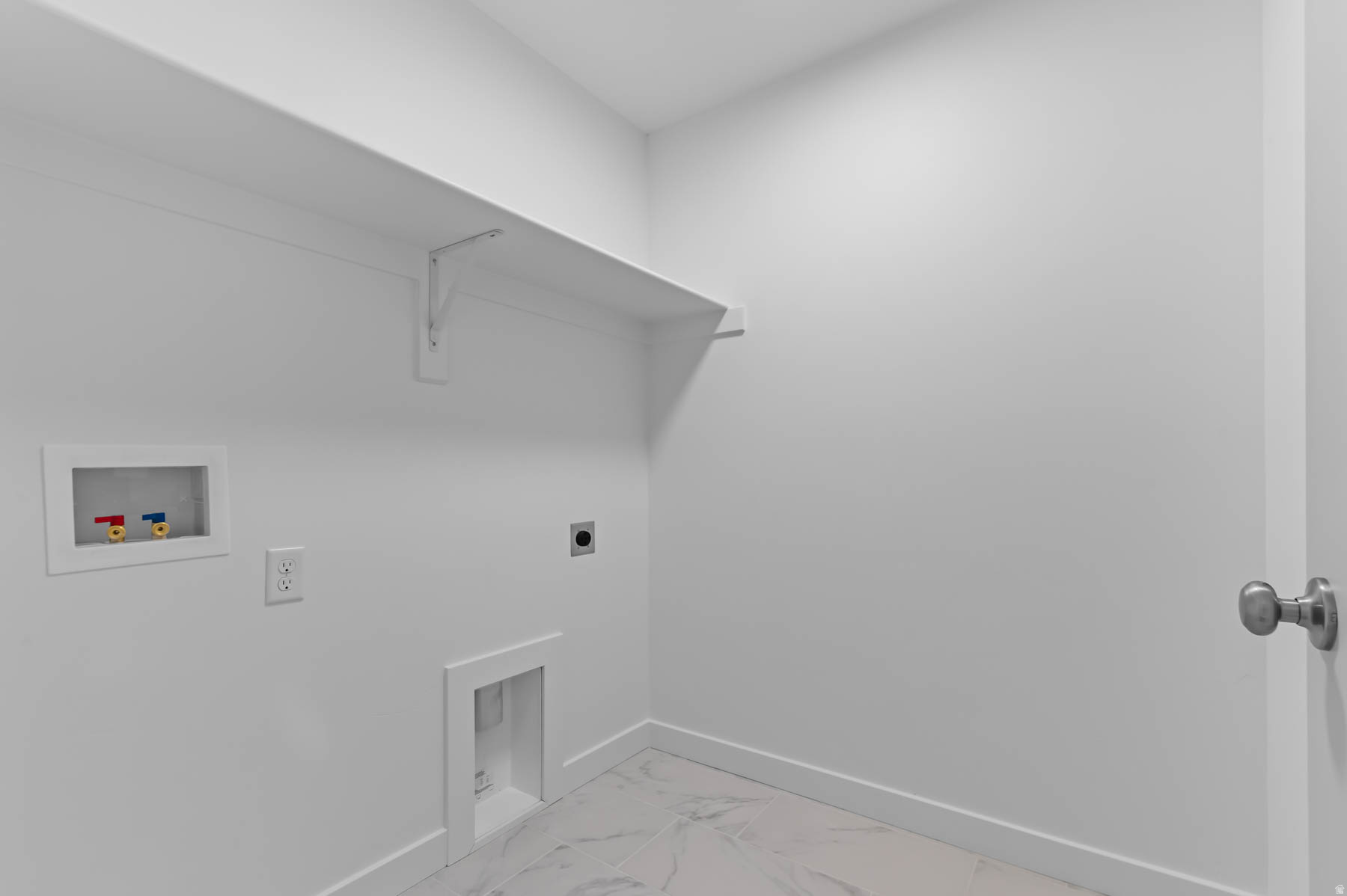 AMBERLY PLACE 13 - Residential